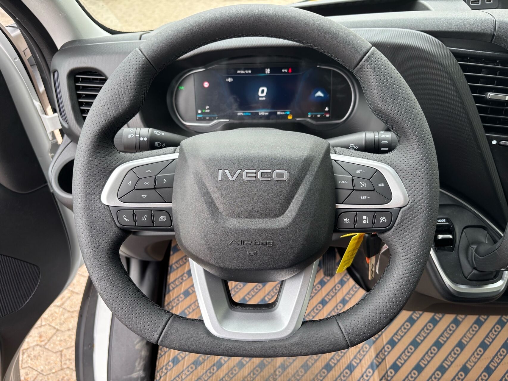 Billede af Iveco Daily 35S18 4100mm 3,0 D 180HK Ladv./Chas. 8g Aut.