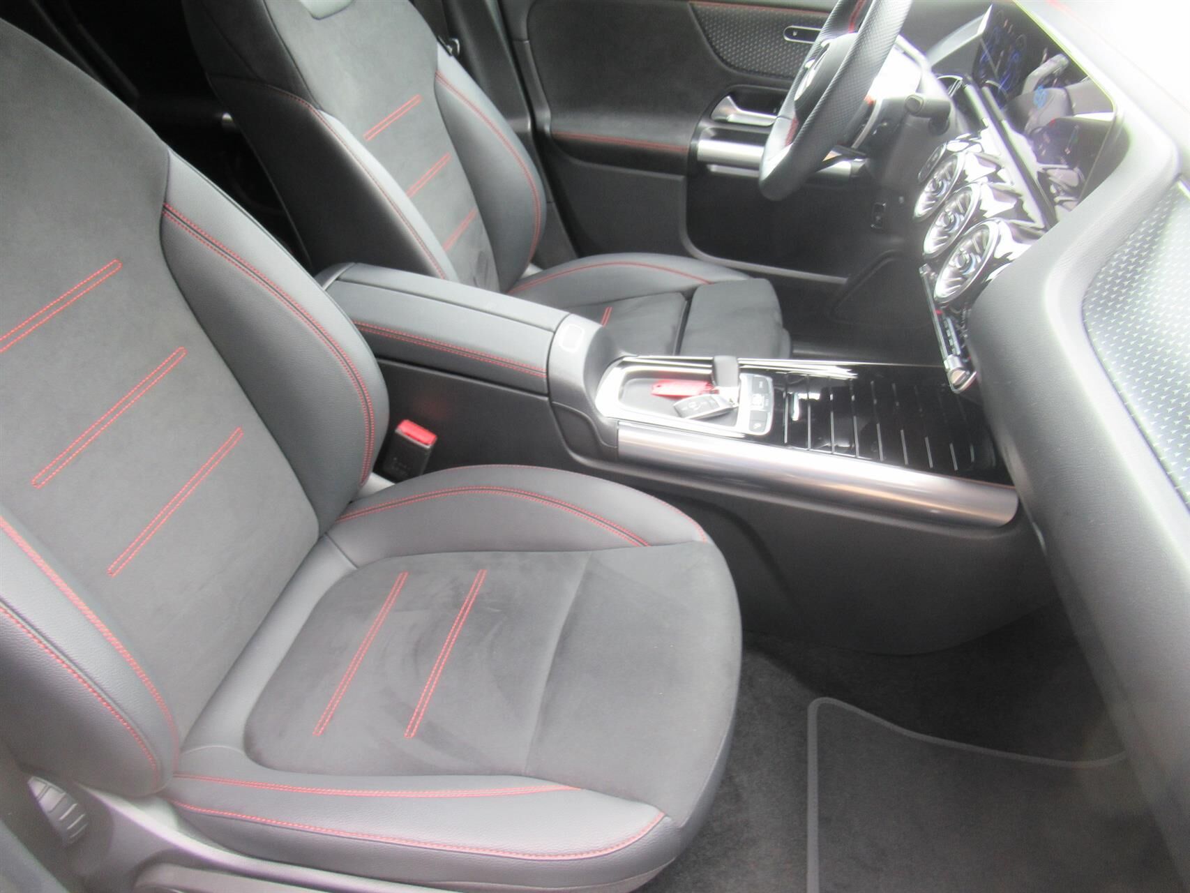 Billede af Mercedes-Benz EQA 250+ EL AMG Line 190HK 5d Aut.