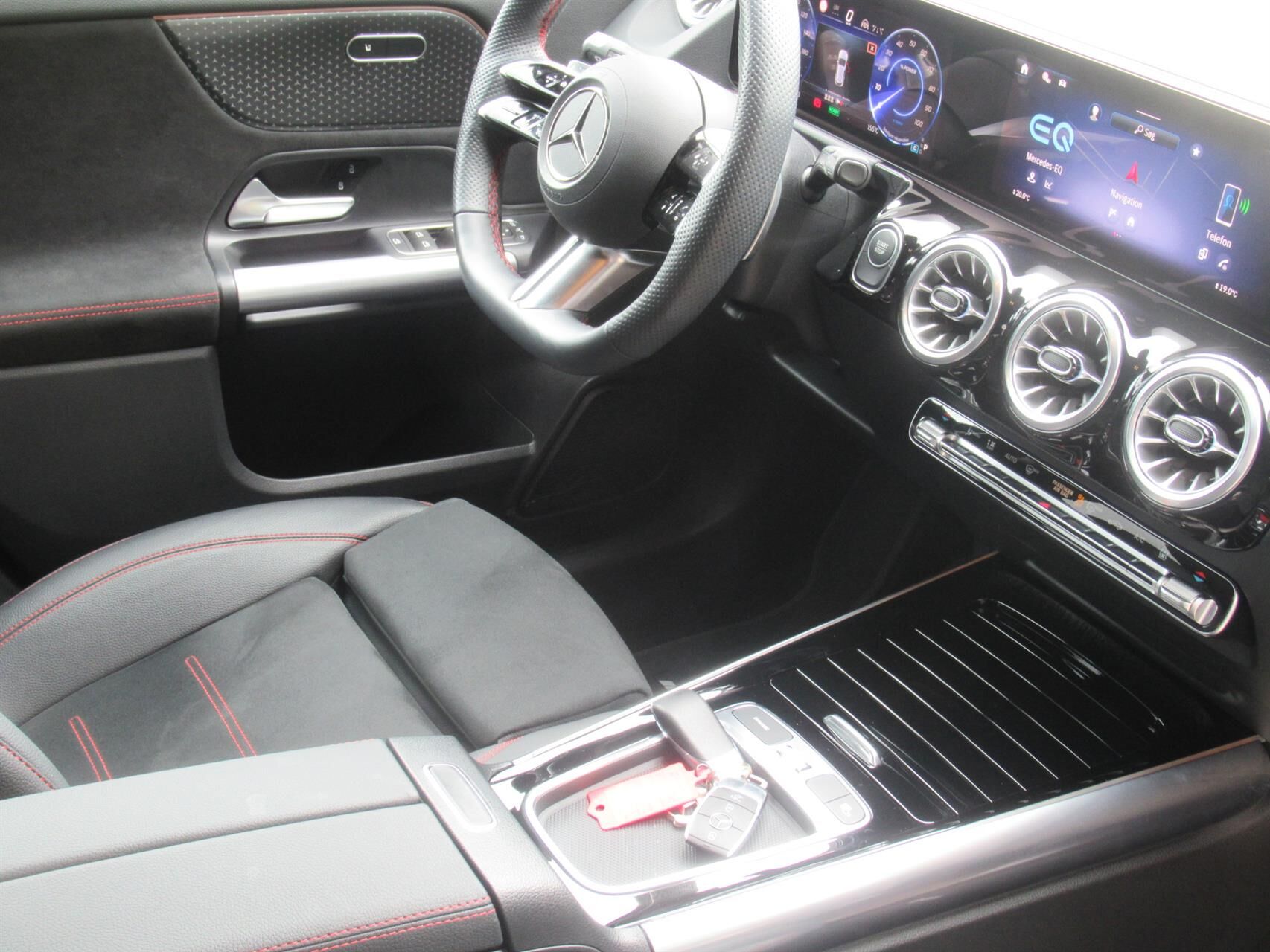 Billede af Mercedes-Benz EQA 250+ EL AMG Line 190HK 5d Aut.