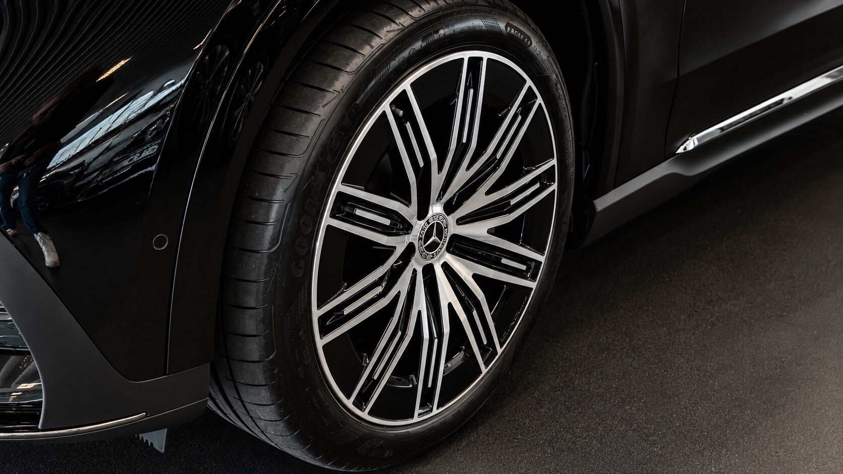 Billede af Mercedes-Benz EQE 350 EL AMG Premium Plus 4Matic 292HK 5d Aut.