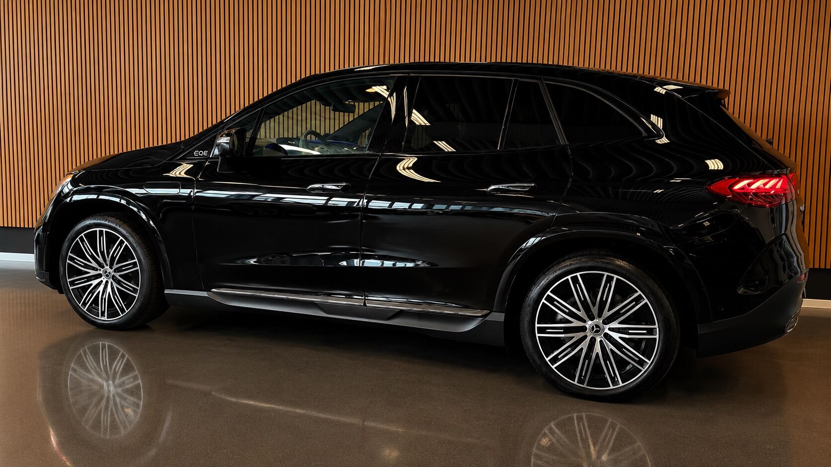 Billede af Mercedes-Benz EQE 350 EL AMG Premium Plus 4Matic 292HK 5d Aut.
