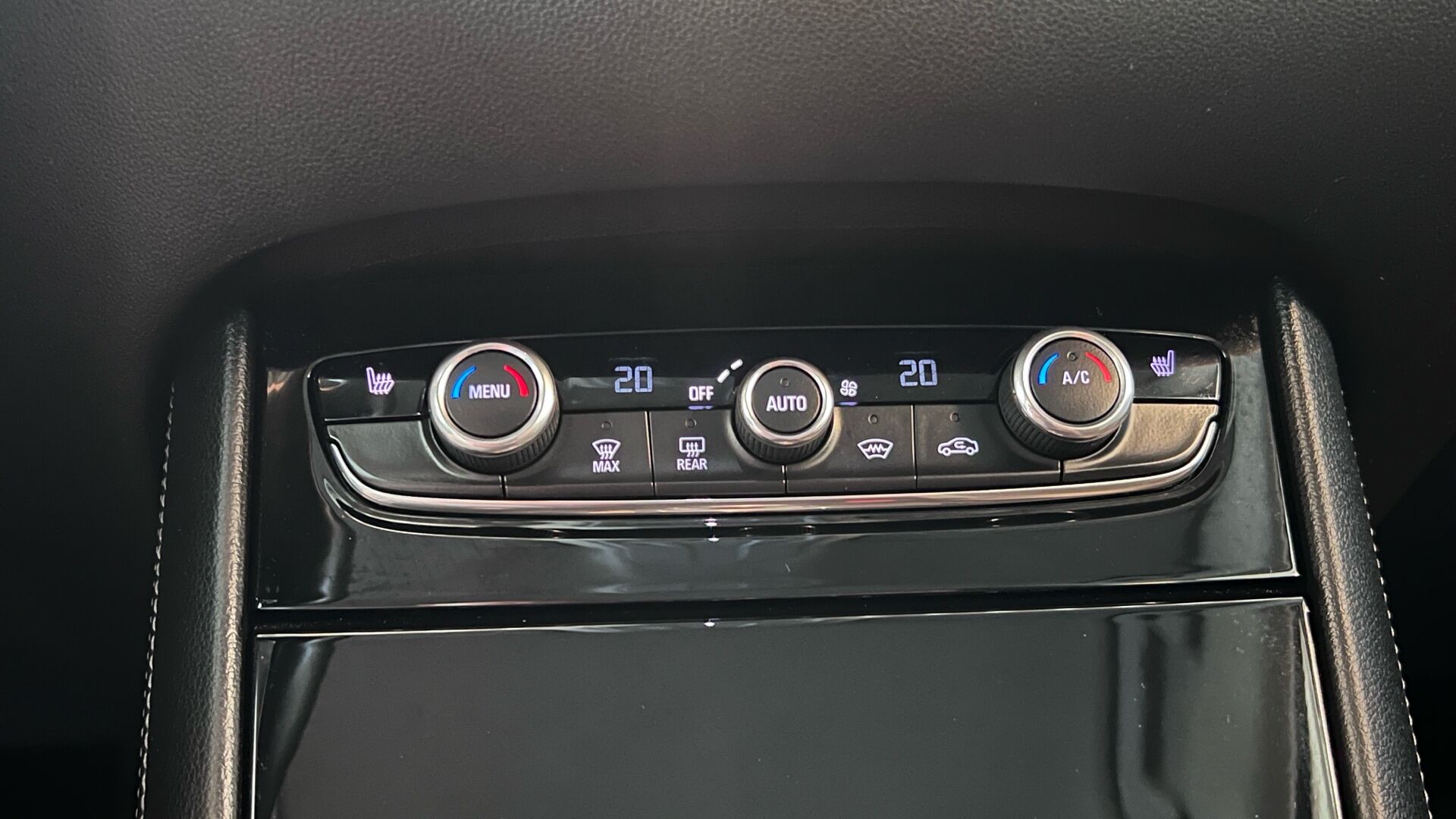 Billede af Opel Grandland X 1,6 PHEV  Plugin-hybrid EuroLine AWD 300HK 5d 8g Aut.