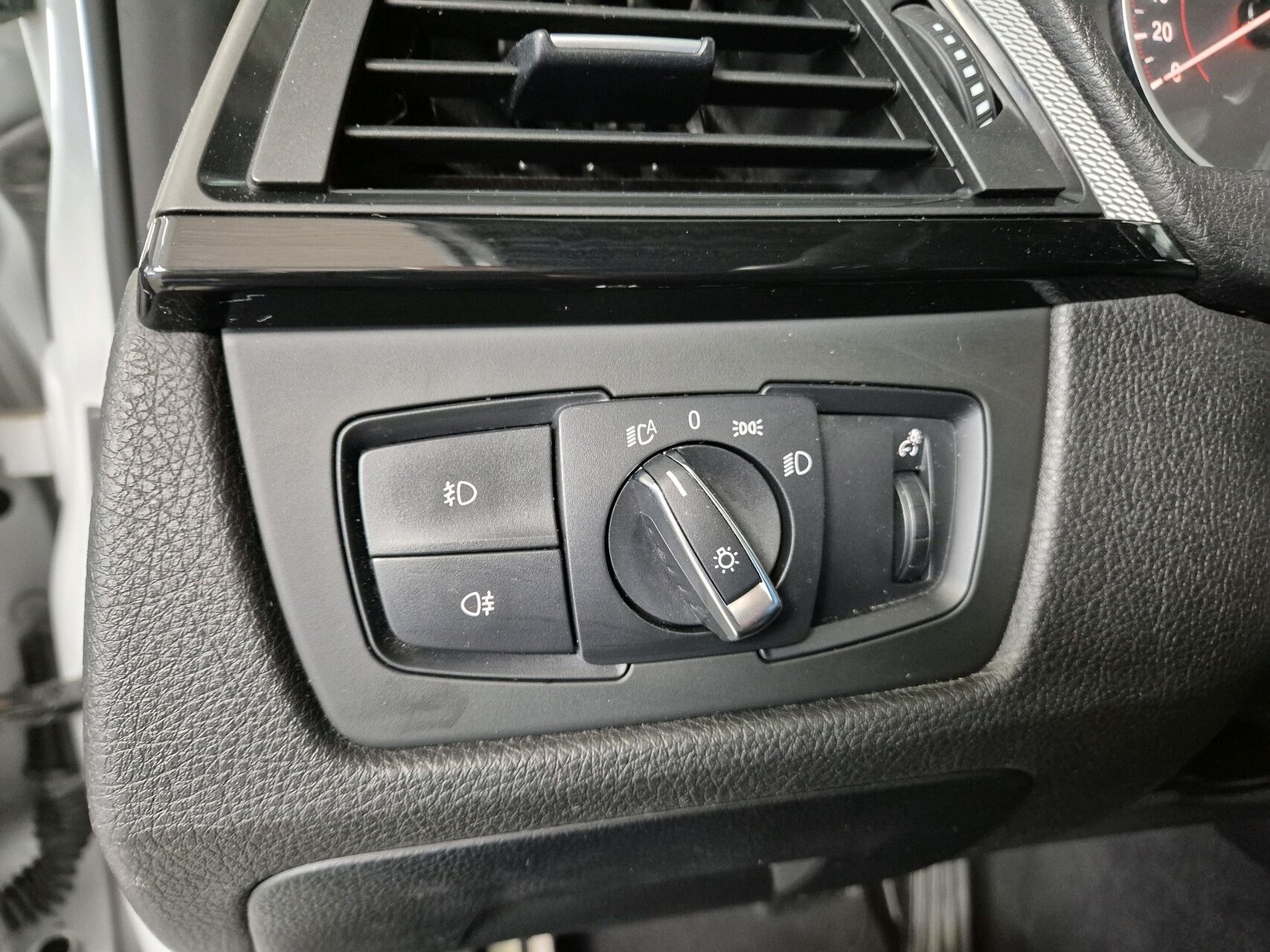 Billede af BMW 320d Touring 2,0 D XDrive 184HK Stc 6g