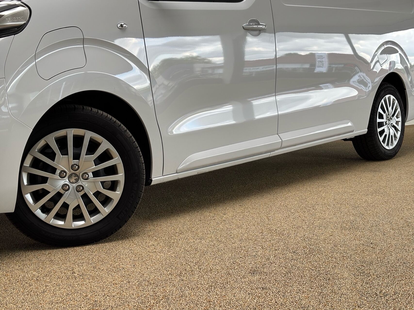Billede af Peugeot e-Expert L3 EL Premium 136HK Van Aut.