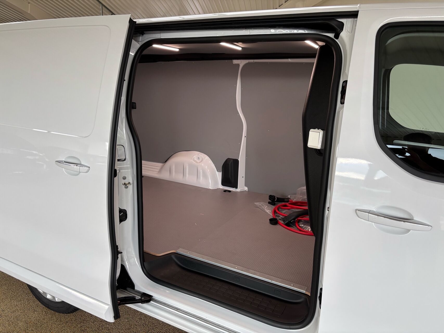 Billede af Peugeot e-Expert L3 EL Premium 136HK Van Aut.