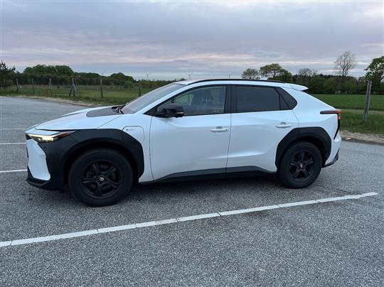 Toyota bZ4X EL Prestige AWD 218HK 5d Aut.