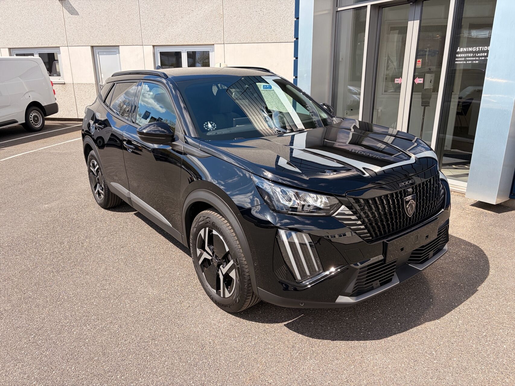 Billede af Peugeot 2008 1,2 PureTech Allure EAT8 130HK 5d 8g Aut.