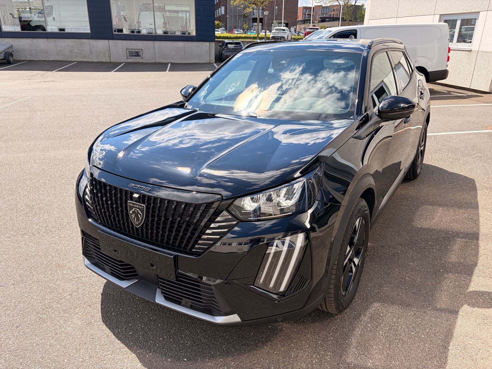Billede af Peugeot 2008 1,2 PureTech Allure EAT8 130HK 5d 8g Aut.
