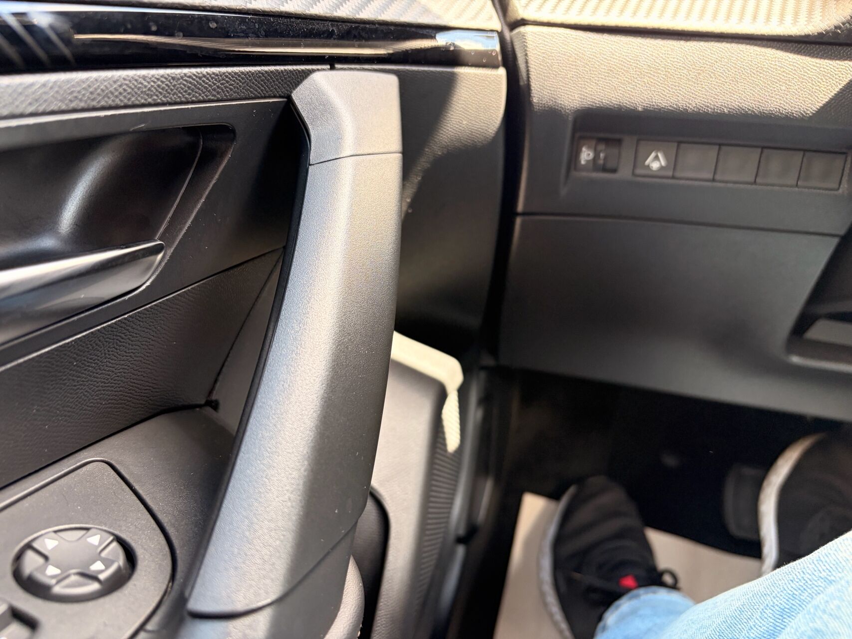 Billede af Peugeot 2008 1,2 PureTech Allure EAT8 130HK 5d 8g Aut.