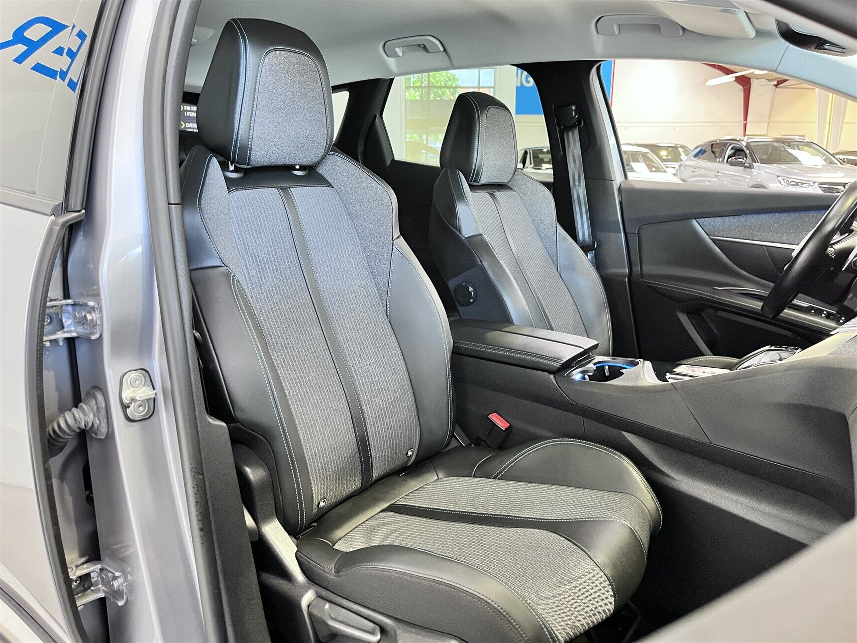 Billede af Peugeot 3008 1,6 PureTech  Plugin-hybrid First Selection EAT8 225HK 5d 8g Aut.