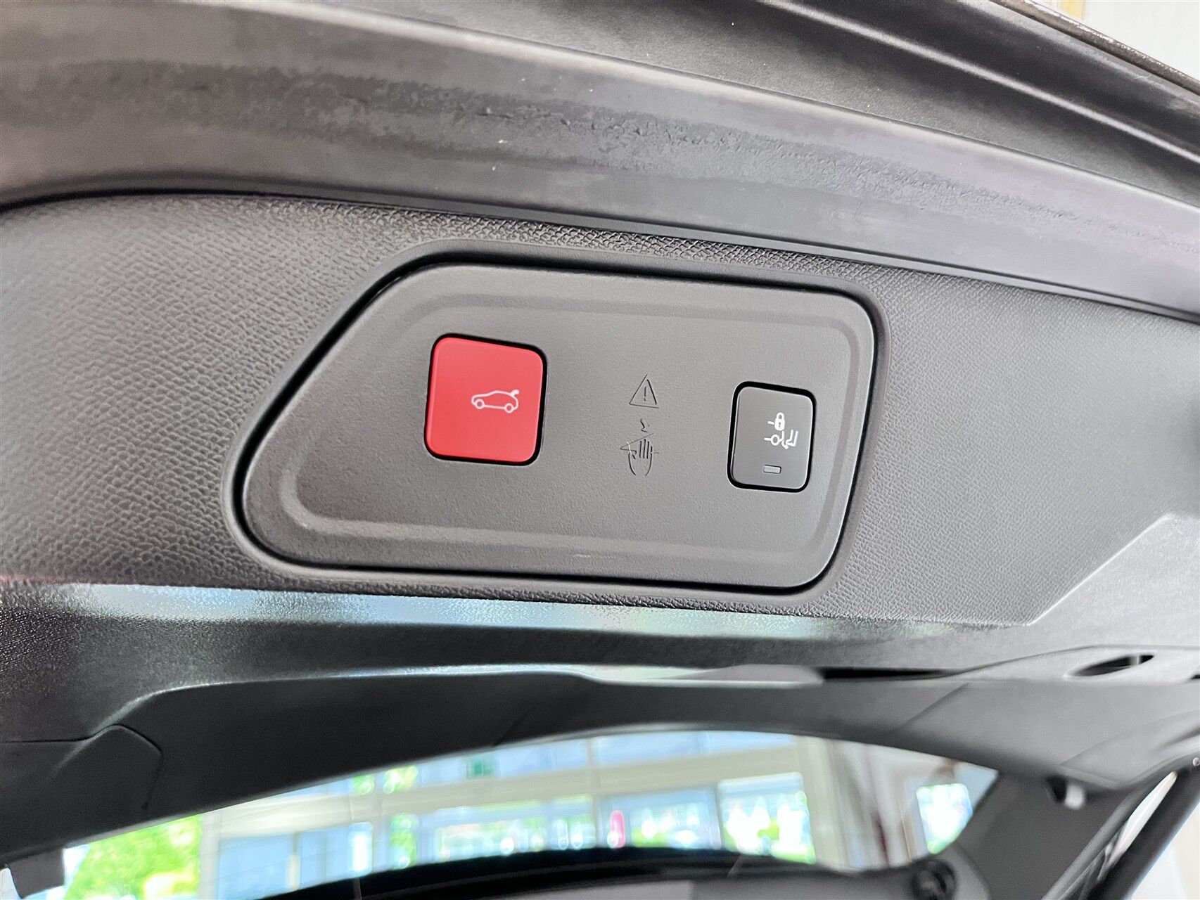 Billede af Peugeot 3008 1,6 PureTech  Plugin-hybrid First Selection EAT8 225HK 5d 8g Aut.