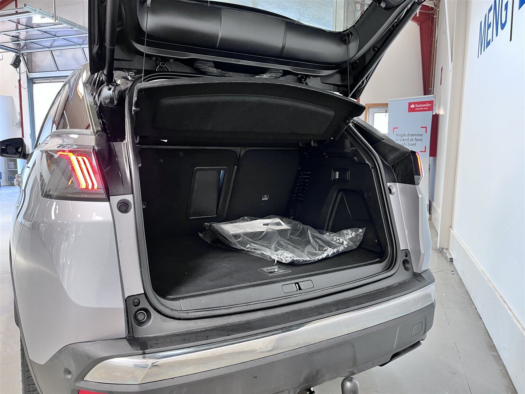 Billede af Peugeot 3008 1,6 PureTech  Plugin-hybrid First Selection EAT8 225HK 5d 8g Aut.