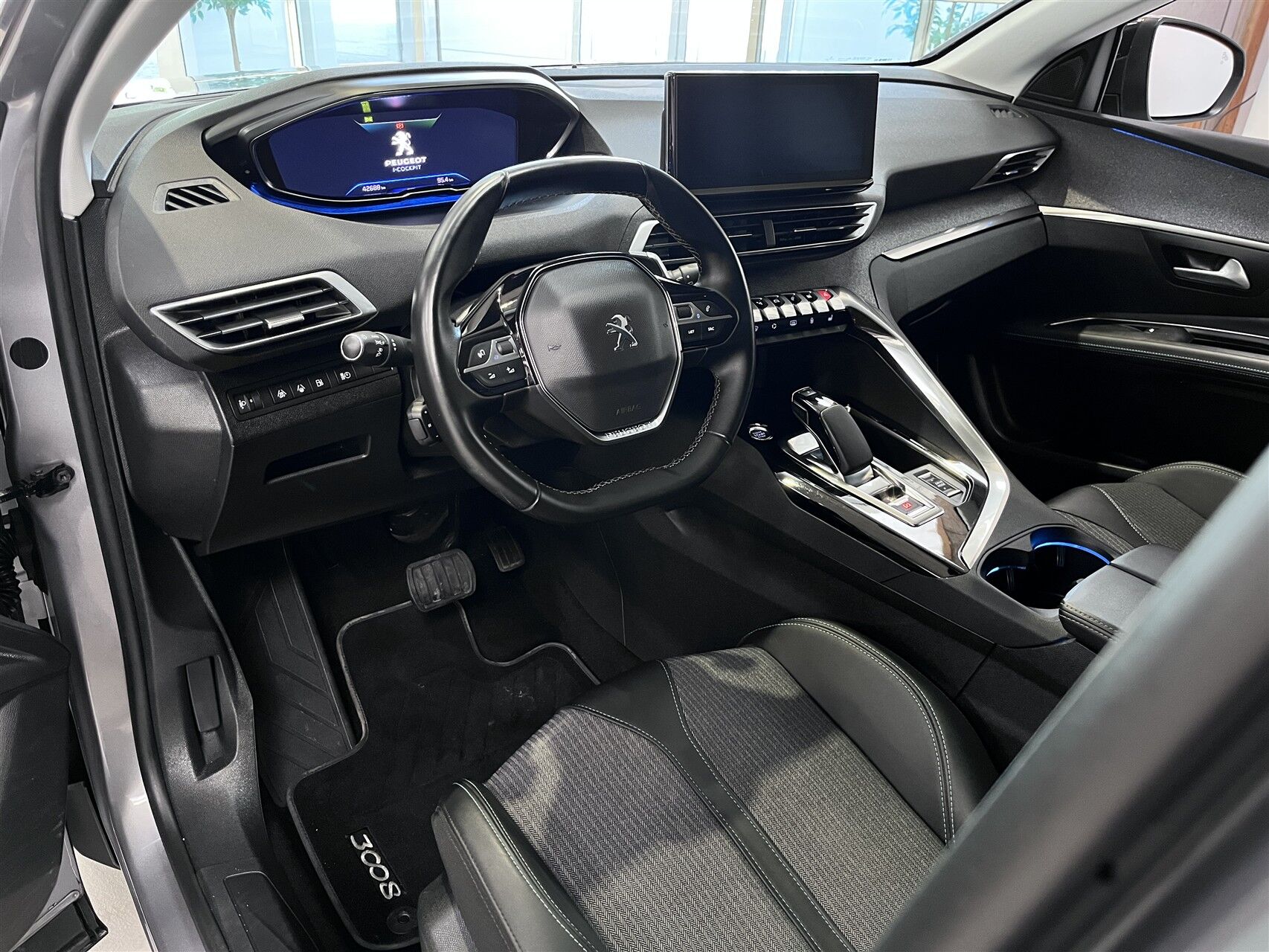 Billede af Peugeot 3008 1,6 PureTech  Plugin-hybrid First Selection EAT8 225HK 5d 8g Aut.