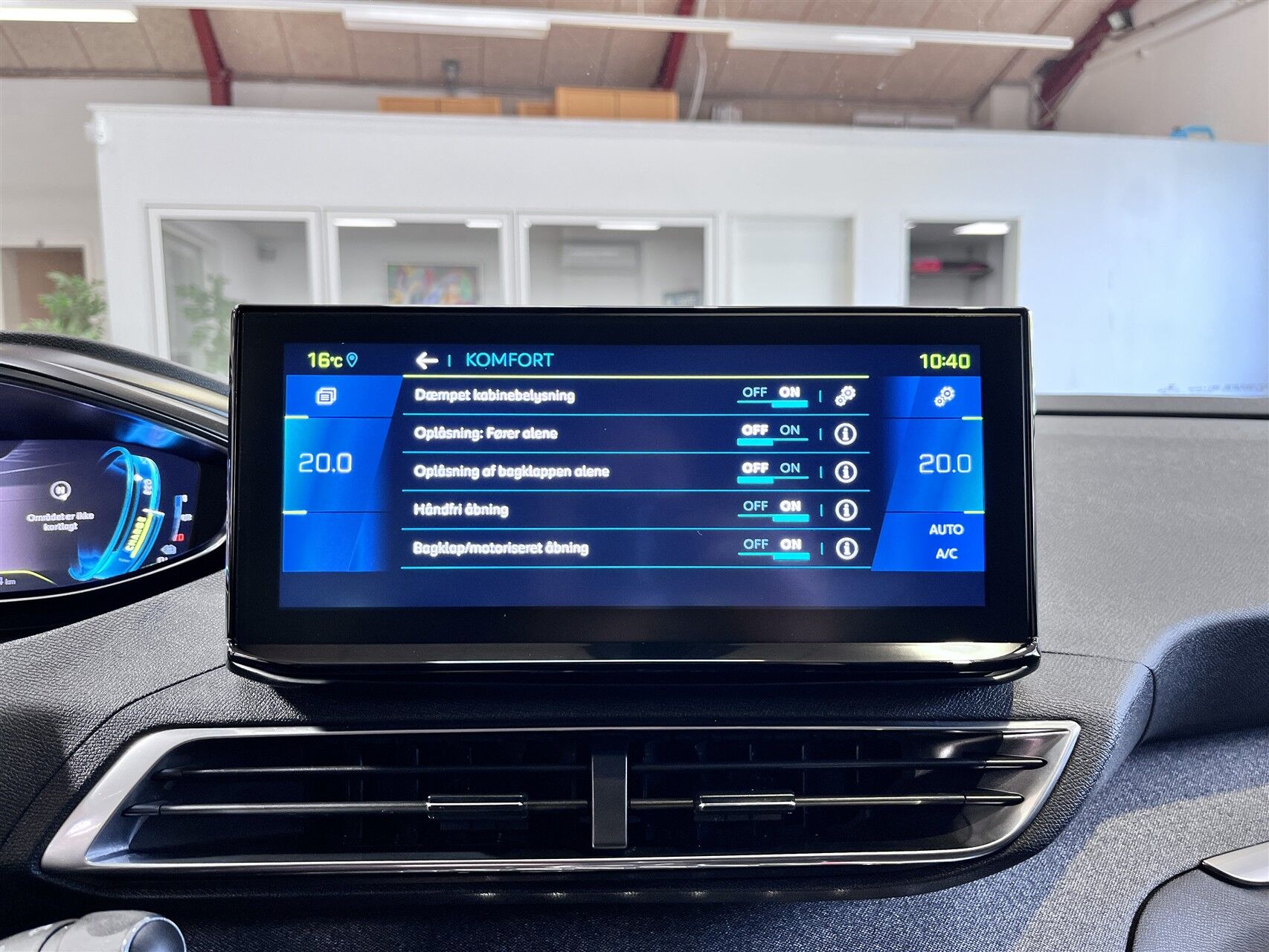 Billede af Peugeot 3008 1,6 PureTech  Plugin-hybrid First Selection EAT8 225HK 5d 8g Aut.