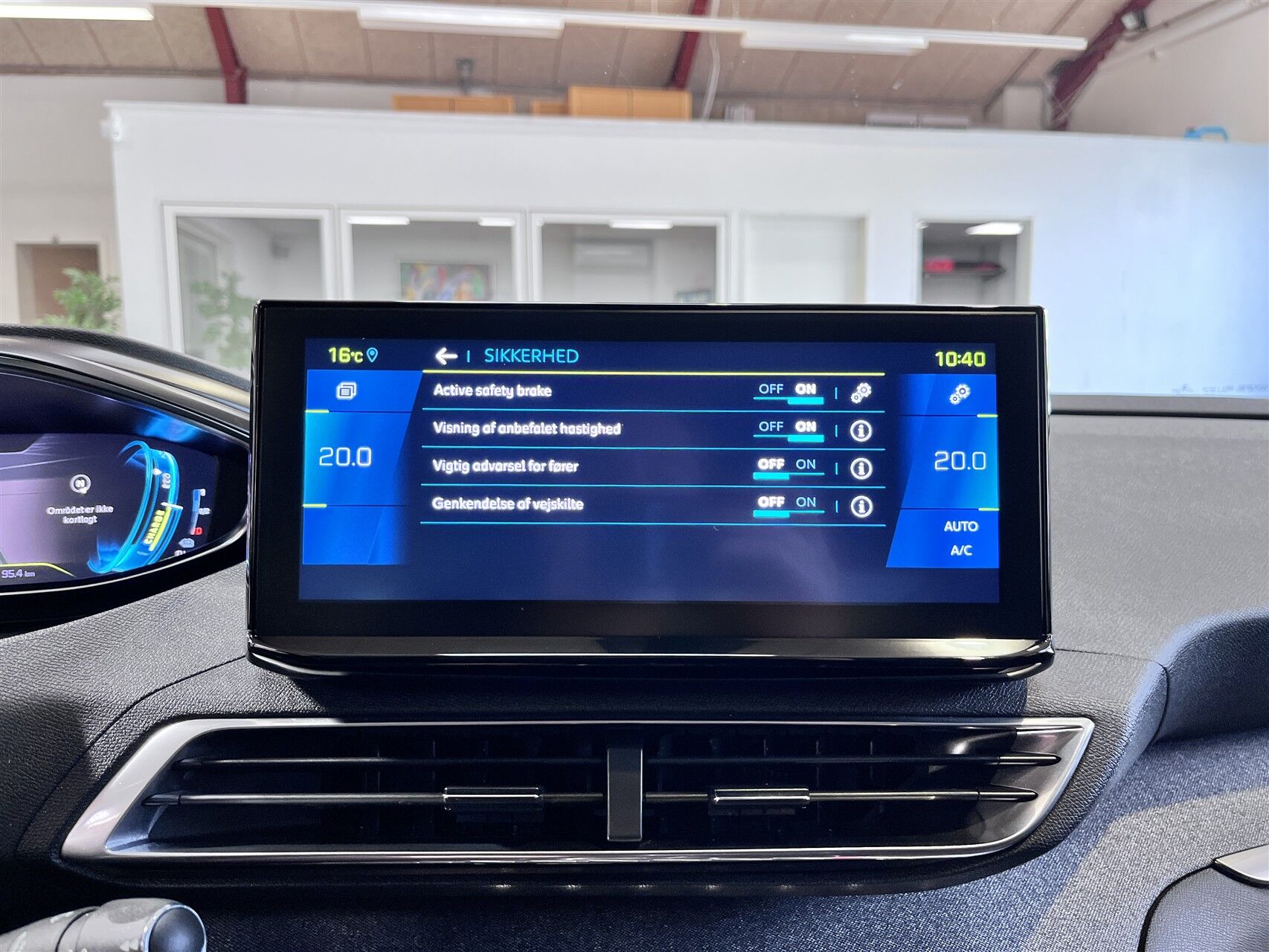 Billede af Peugeot 3008 1,6 PureTech  Plugin-hybrid First Selection EAT8 225HK 5d 8g Aut.
