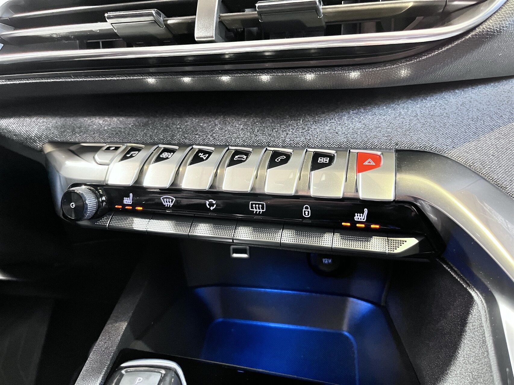 Billede af Peugeot 3008 1,6 PureTech  Plugin-hybrid First Selection EAT8 225HK 5d 8g Aut.