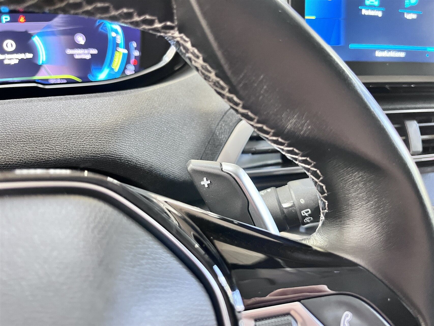 Billede af Peugeot 3008 1,6 PureTech  Plugin-hybrid First Selection EAT8 225HK 5d 8g Aut.