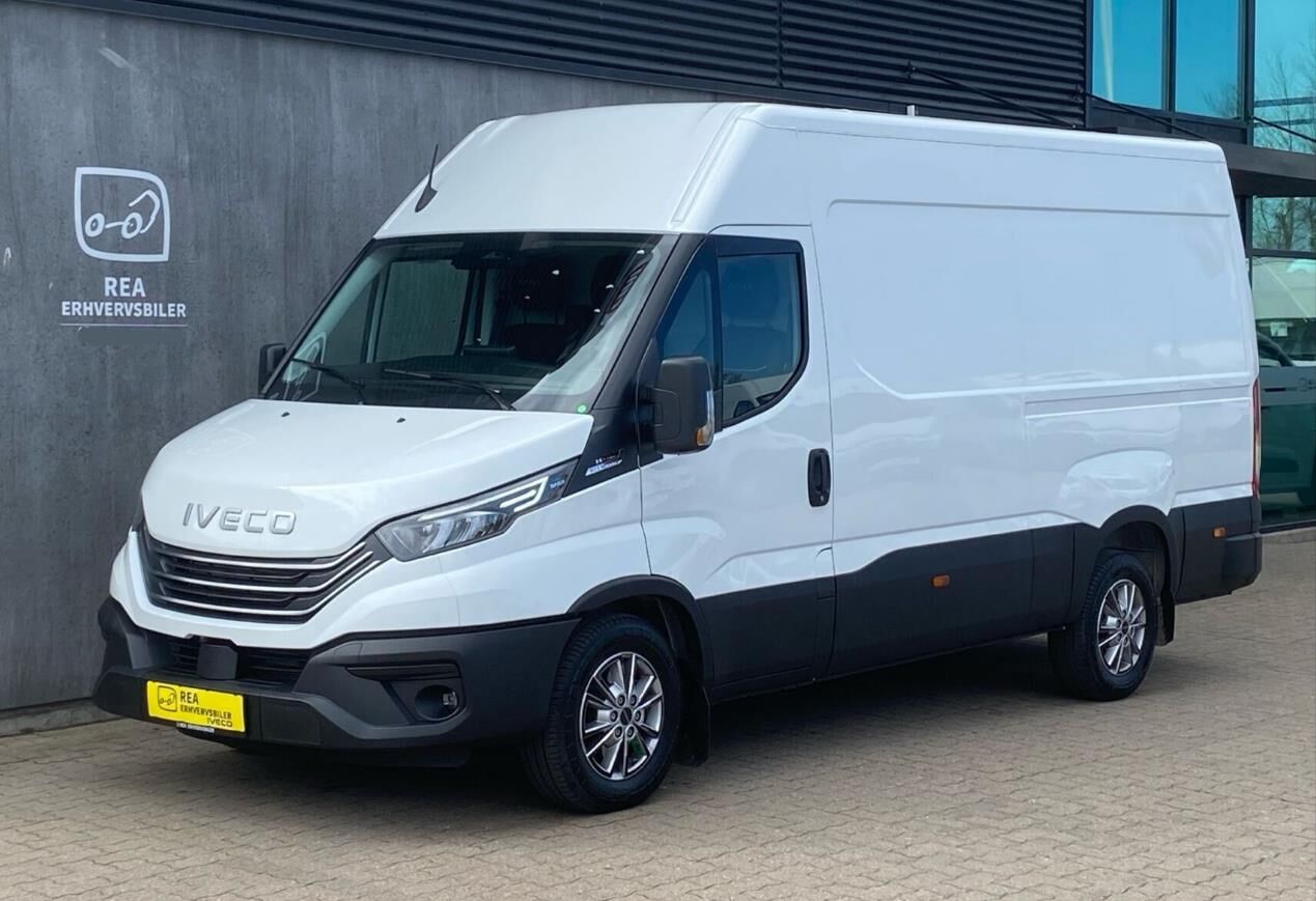 Billede af Iveco Daily 35S18 12m3 3,0 D 180HK Van 8g Aut.