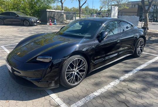 Porsche Taycan EL 326HK 4d Aut.