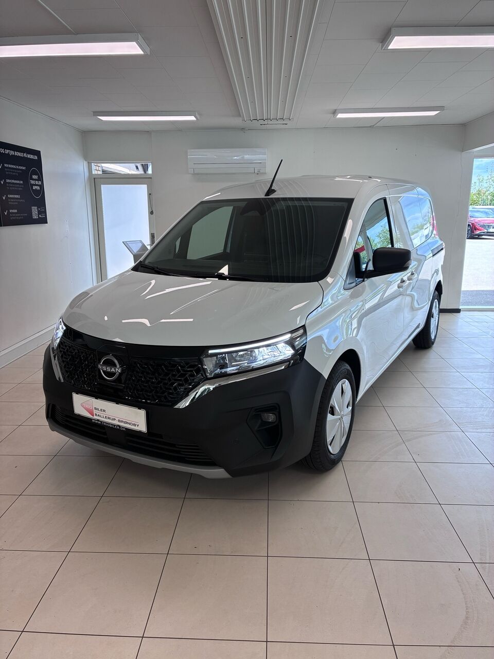 Billede af Nissan Townstar Van Electric 45KWH L2 N-Connecta Blind FD + Blind D
