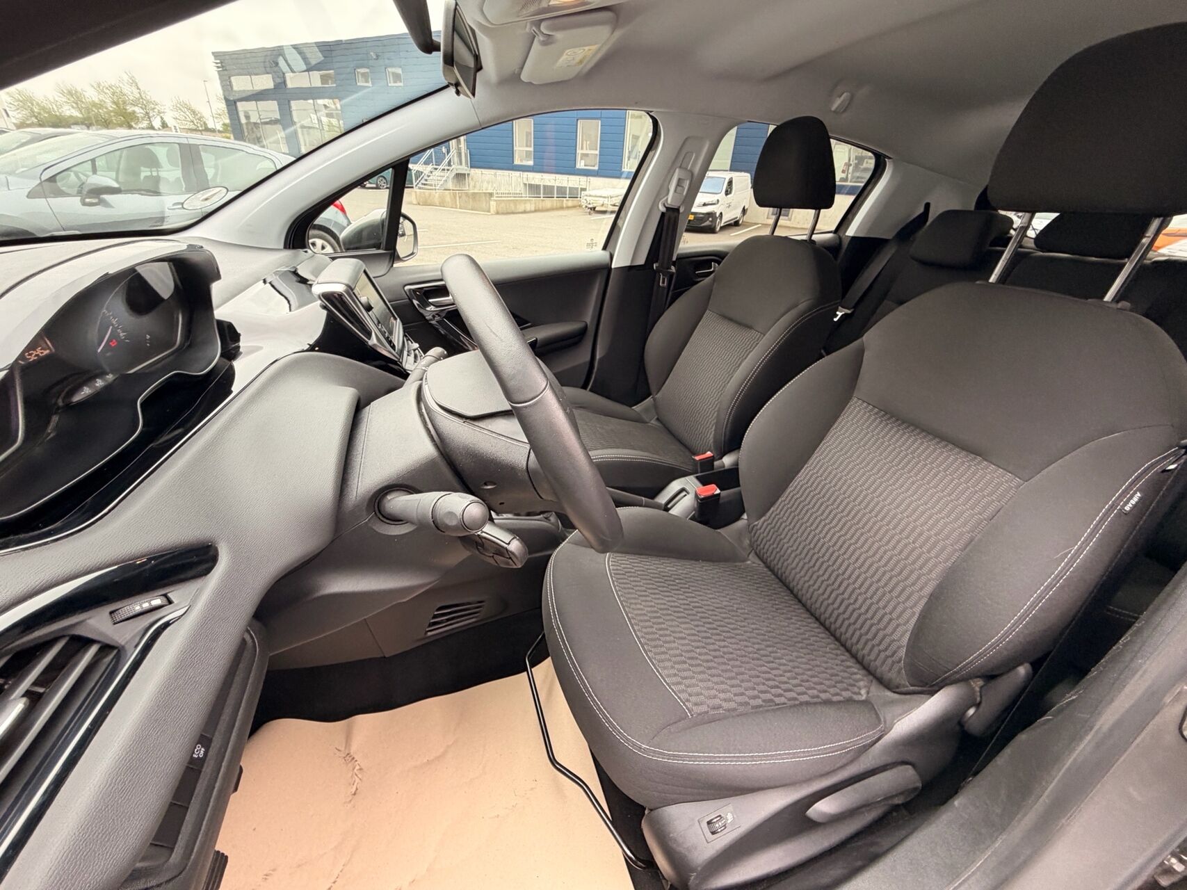 Billede af Peugeot 208 1,6 BlueHDi Envy 100HK 5d