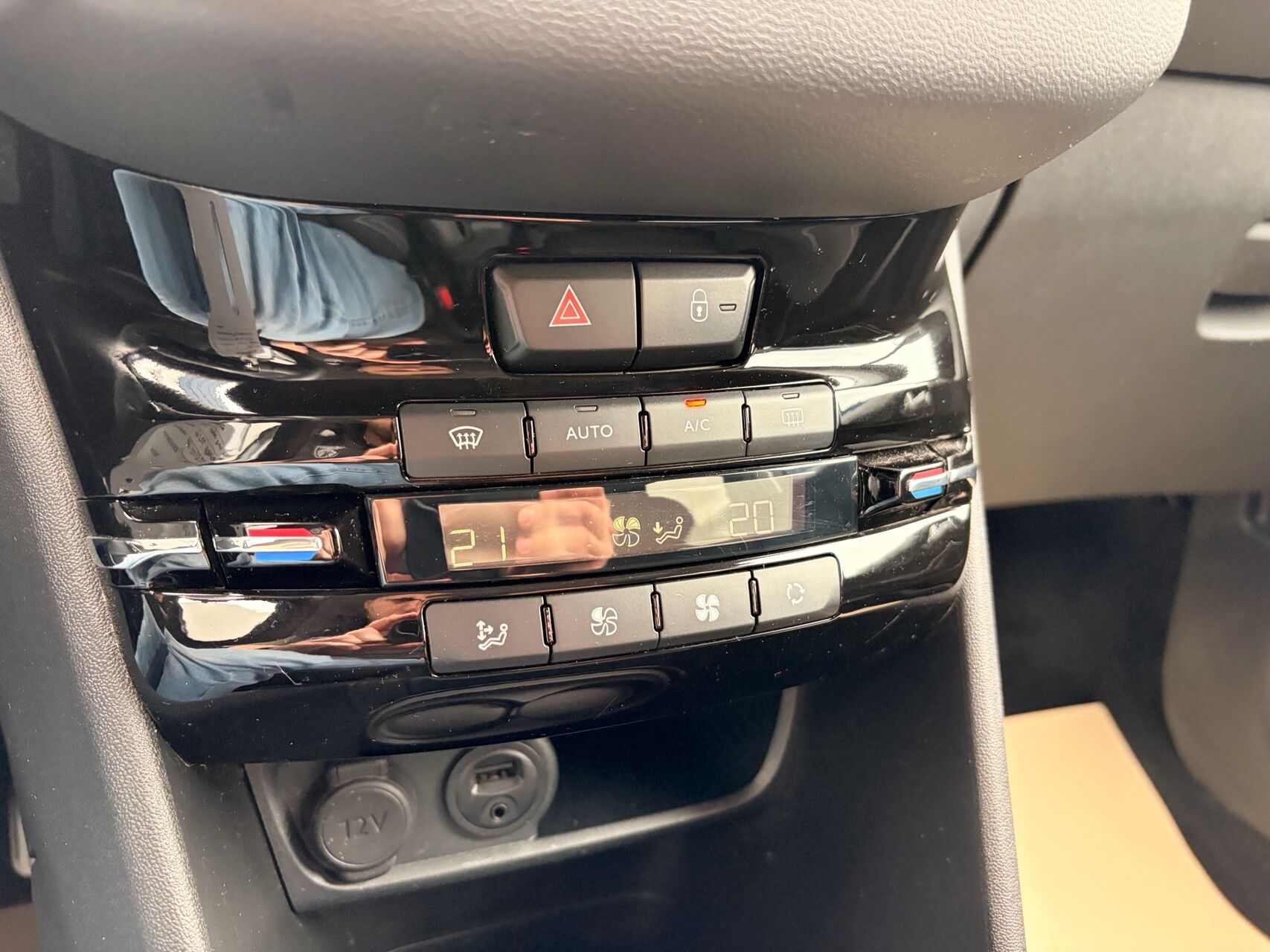 Billede af Peugeot 208 1,6 BlueHDi Envy 100HK 5d