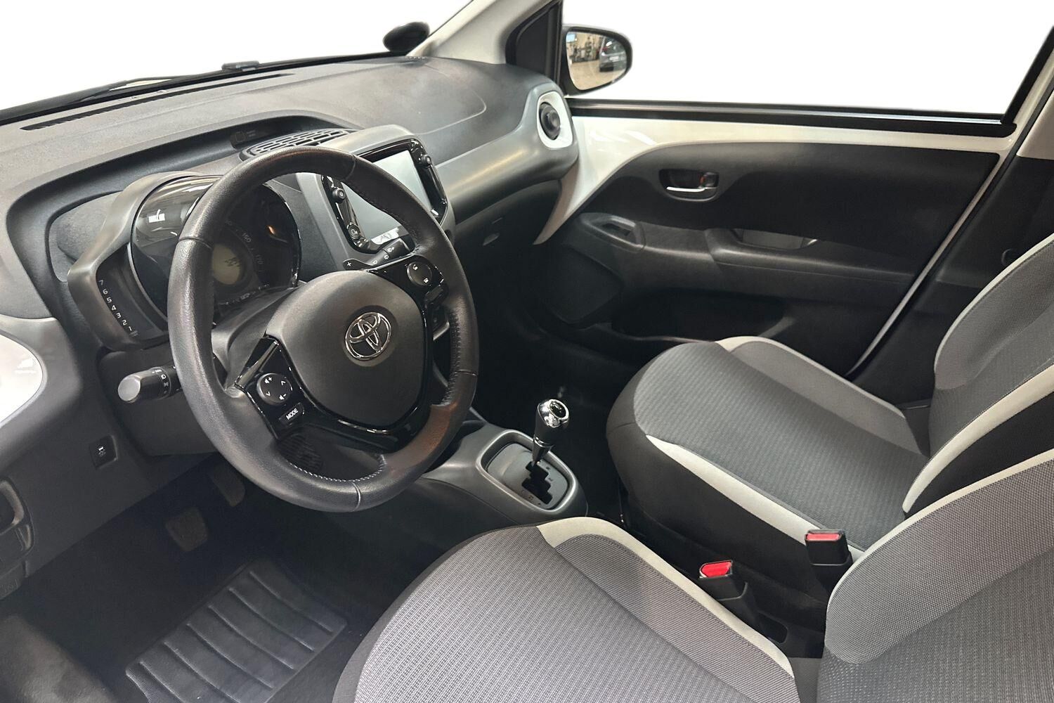 Billede af Toyota Aygo 1,0 VVT-I X-Press X-Shift 72HK 5d Aut.