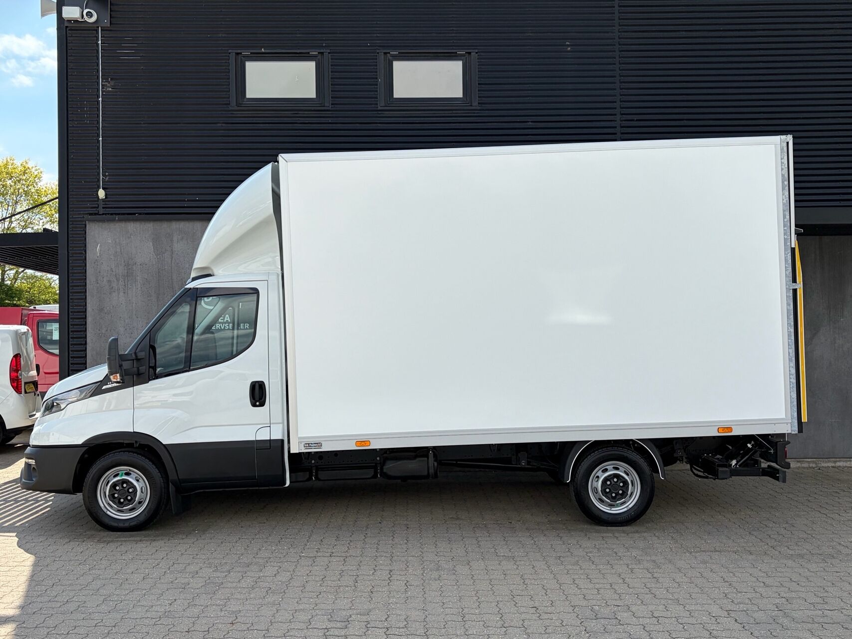 Billede af Iveco Daily 35S18 4100mm 3,0 D 180HK Ladv./Chas. 8g Aut.