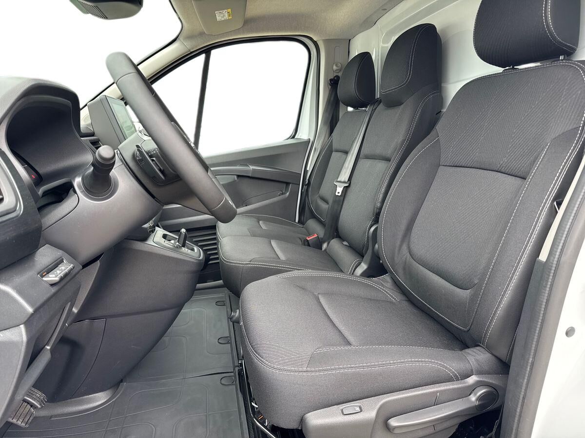 Billede af Nissan Primastar L2H1 2,0 DCi N-Connecta 150HK Van 9g Aut.