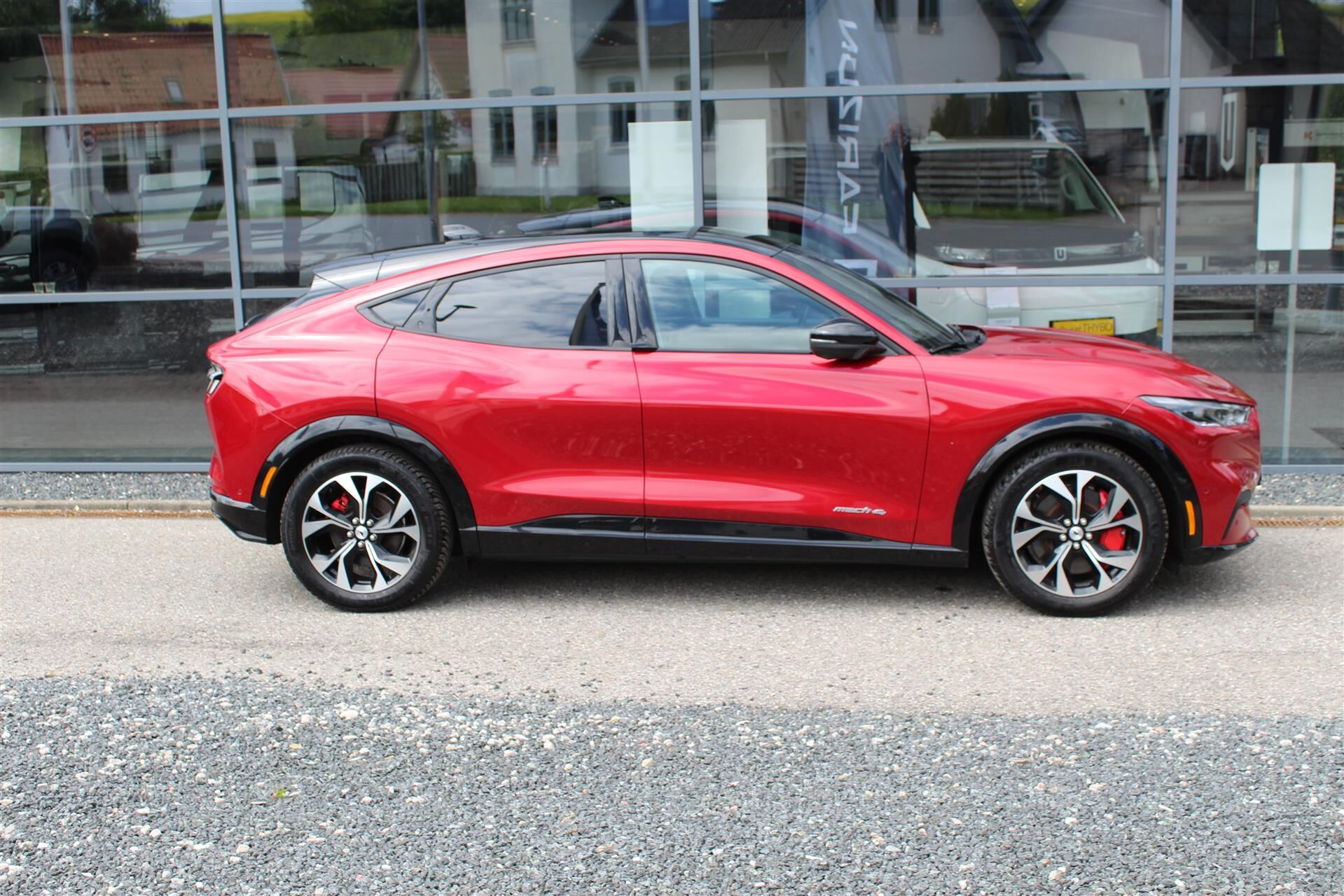 Billede af Ford Mustang Mach-E EL SR Premium AWD 269HK 5d Aut.