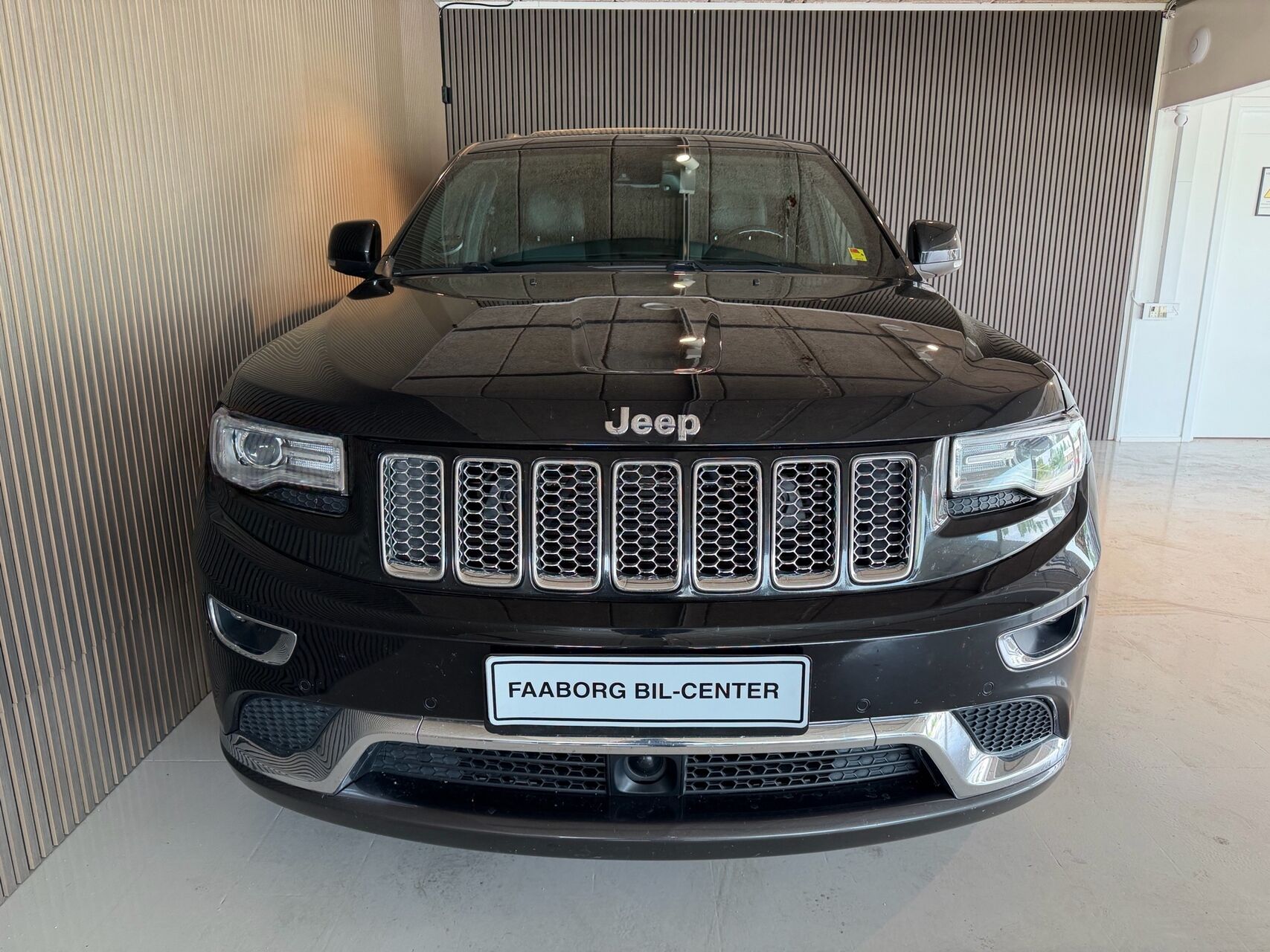 Billede af Jeep Grand Cherokee 3,0 MJT Summit 4x4 250HK 5d 8g Aut.