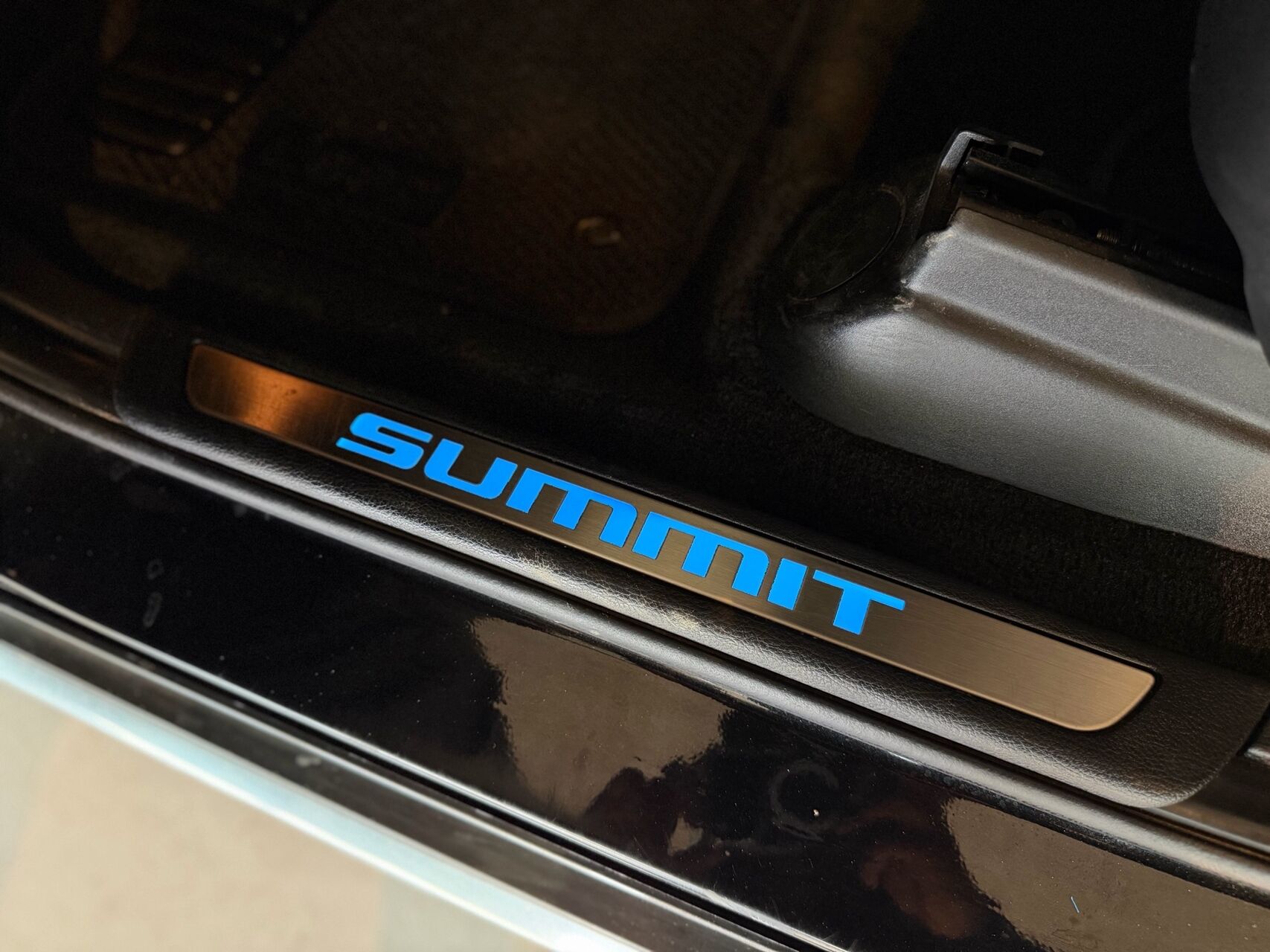 Billede af Jeep Grand Cherokee 3,0 MJT Summit 4x4 250HK 5d 8g Aut.