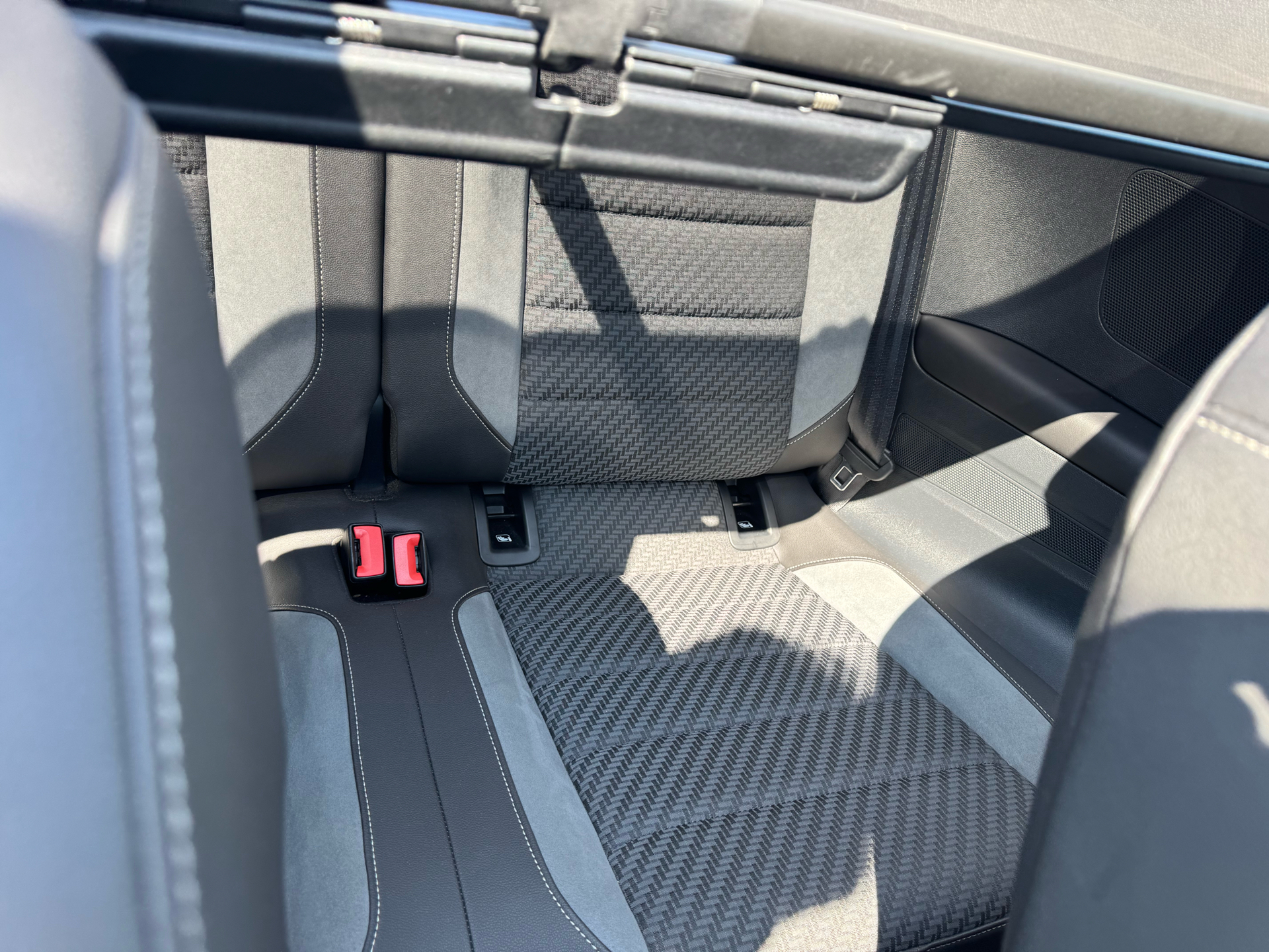 Billede af VW T-Roc 1,5 TSI EVO ACT R-Line DSG 150HK Cabr. 7g Aut.