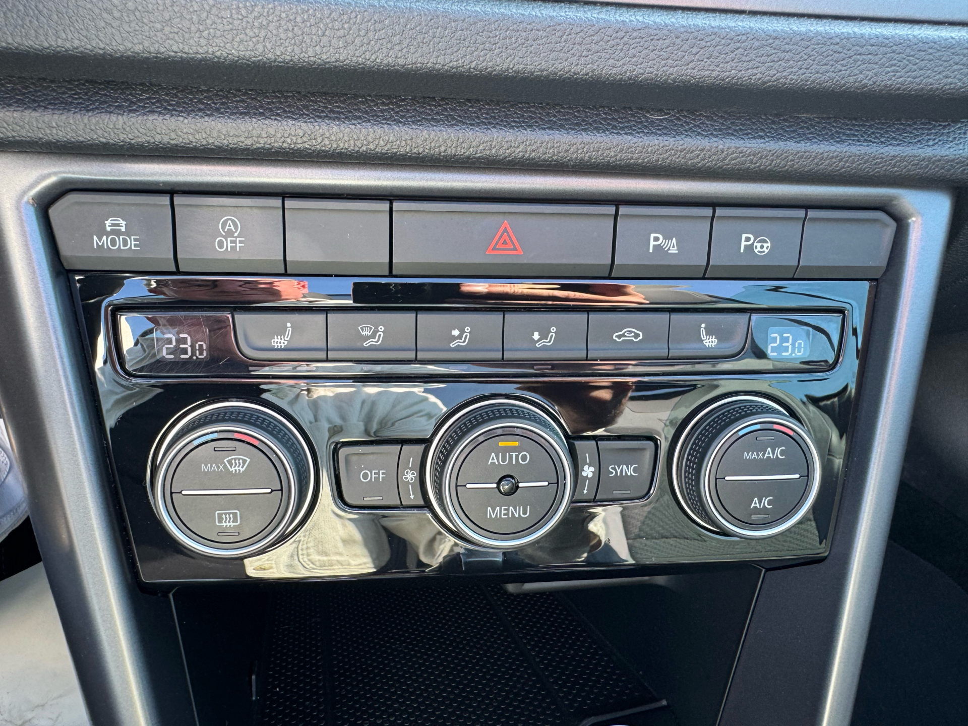 Billede af VW T-Roc 1,5 TSI EVO ACT R-Line DSG 150HK Cabr. 7g Aut.