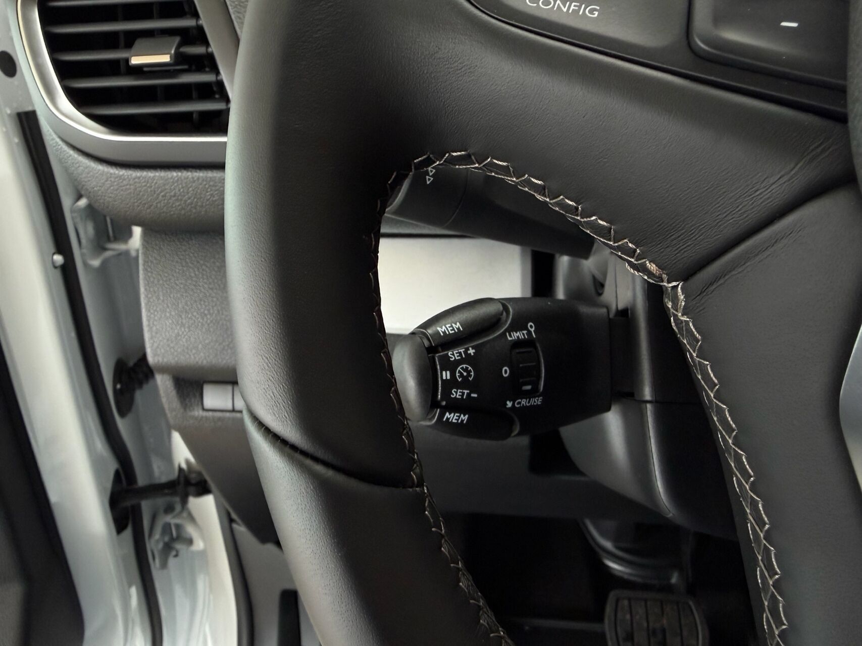Billede af Opel Vivaro-e L3V1 EL Enjoy+ 136HK Van Aut.