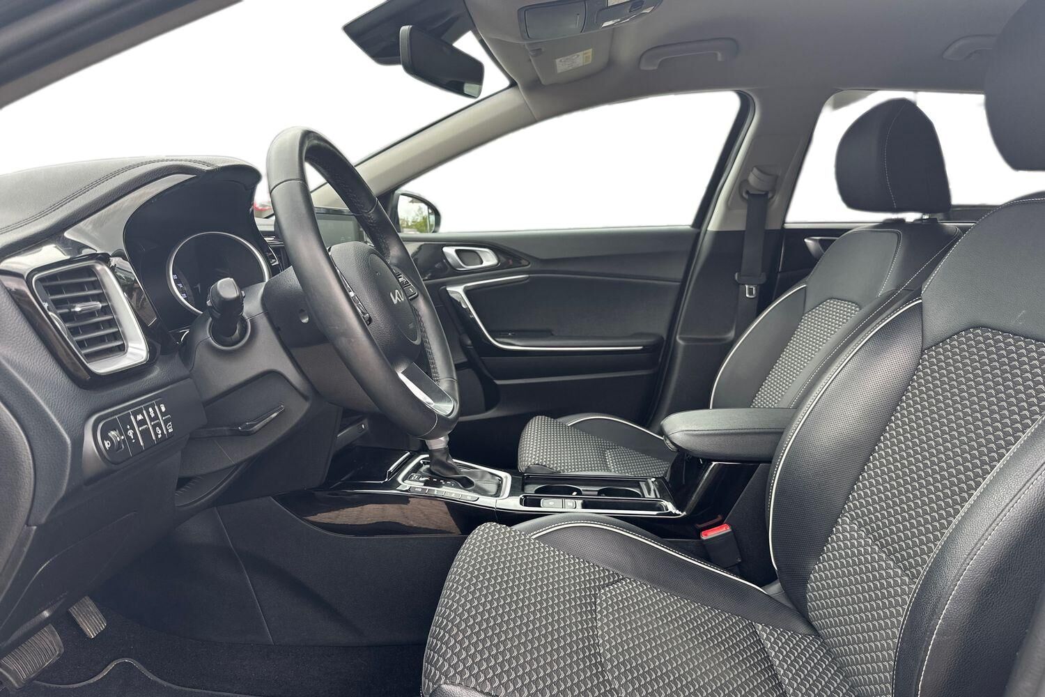 Billede af Kia Ceed SW 1,6 GDI PHEV  Plugin-hybrid Upgrade DCT 141HK Stc 6g Aut.