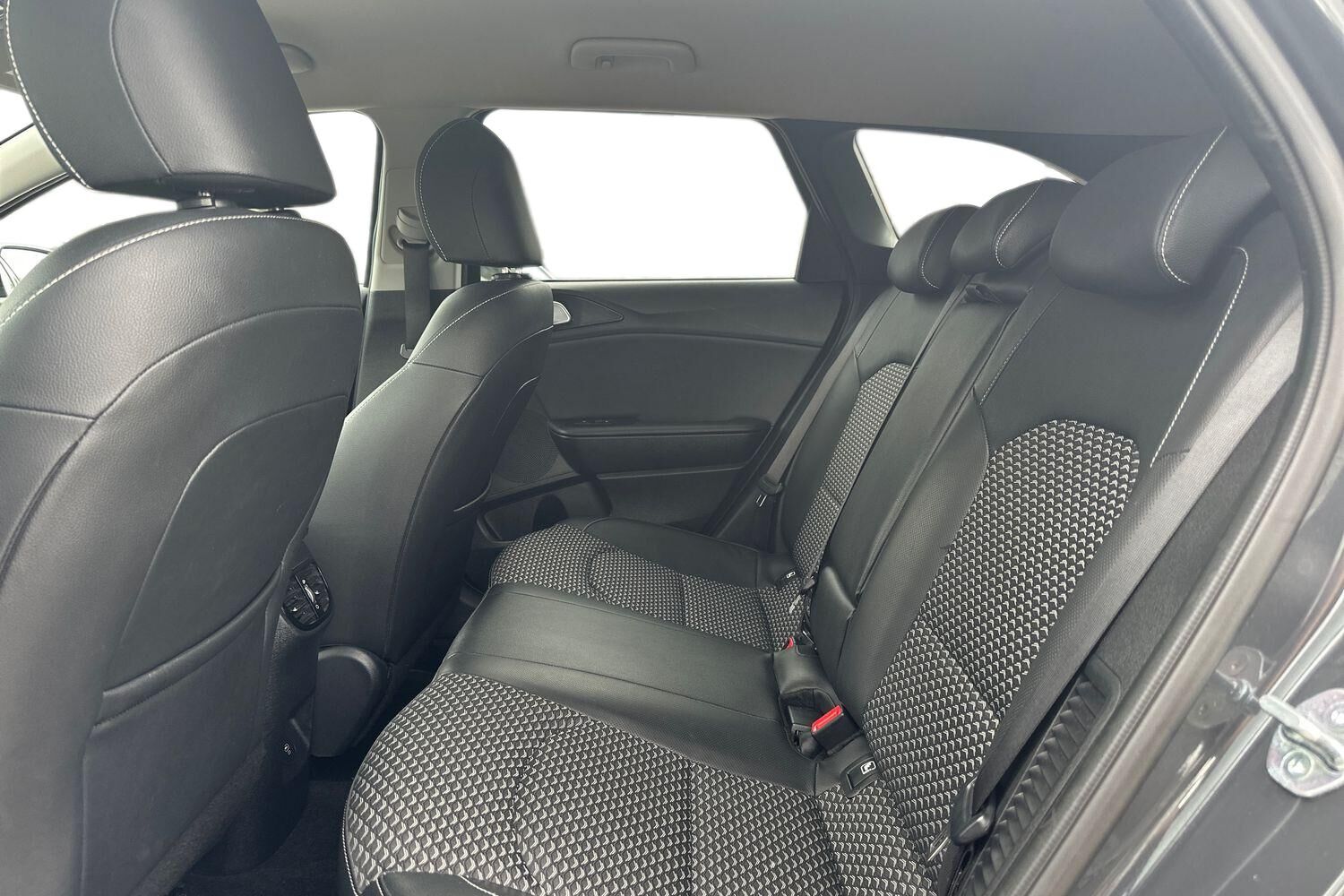 Billede af Kia Ceed SW 1,6 GDI PHEV  Plugin-hybrid Upgrade DCT 141HK Stc 6g Aut.