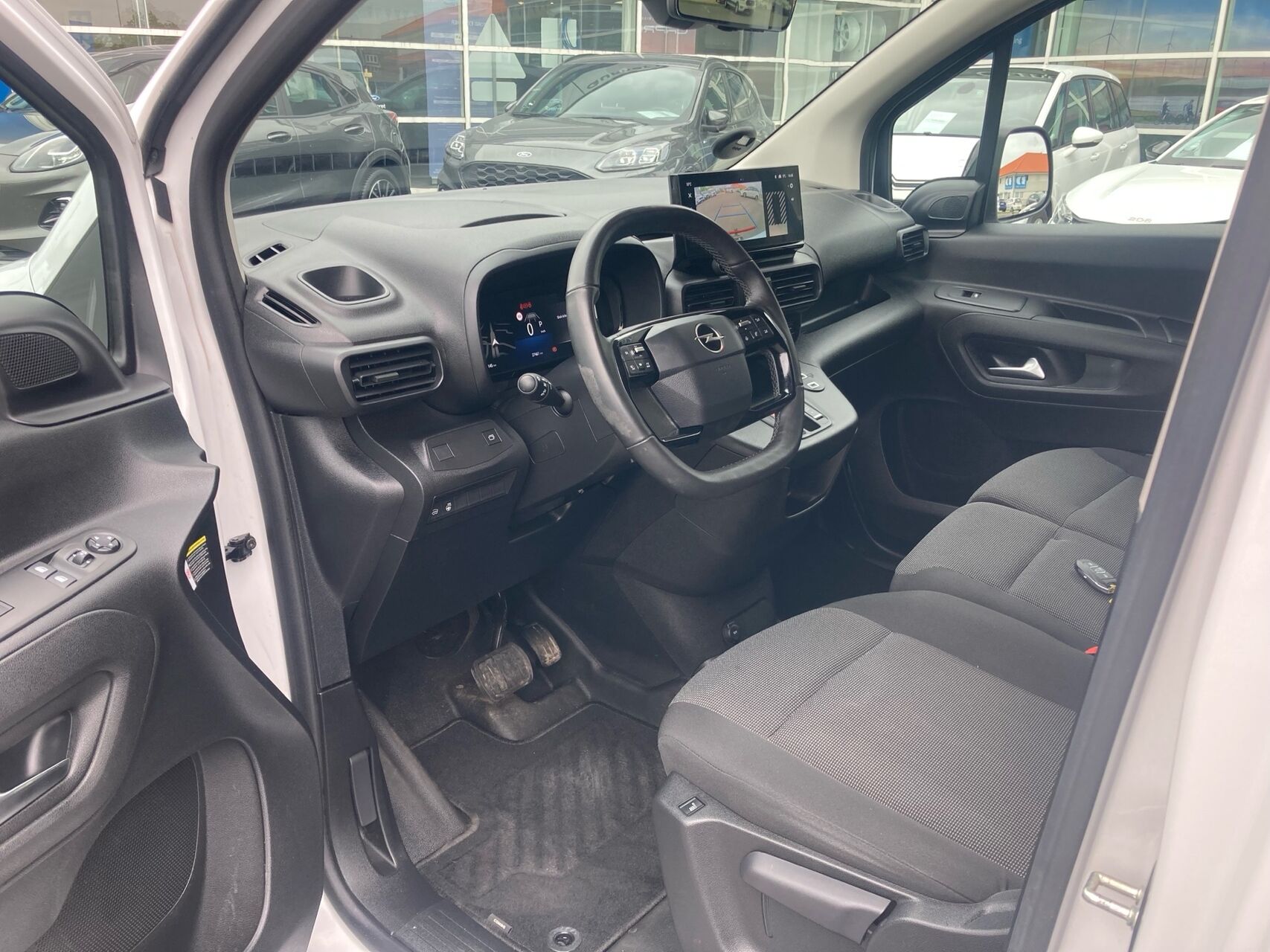 Billede af Opel Combo L2V2 1,5 BlueHDi Innovation+ EAT8 130HK Van 8g Aut.
