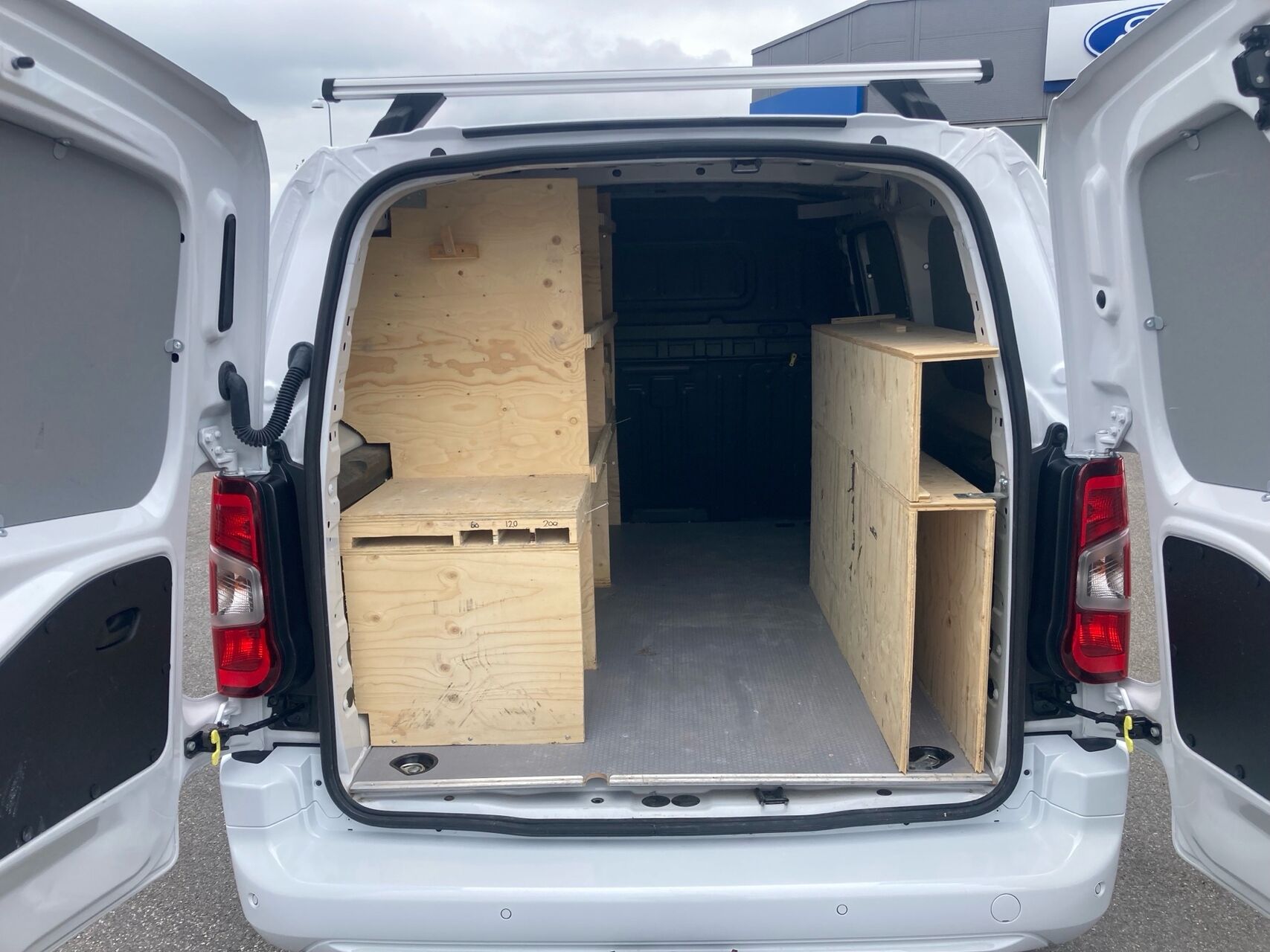 Billede af Opel Combo L2V2 1,5 BlueHDi Innovation+ EAT8 130HK Van 8g Aut.