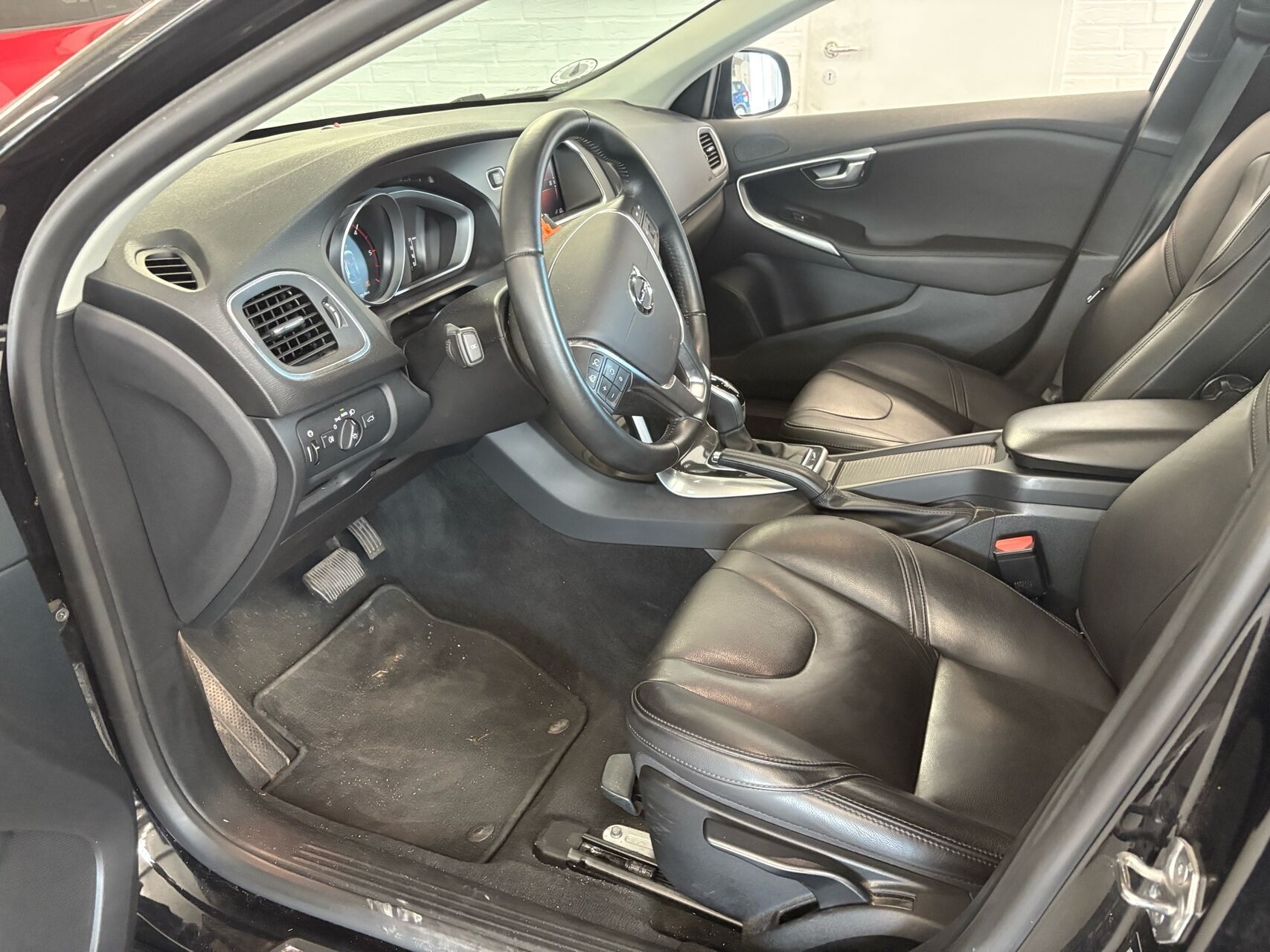 Billede af Volvo V40 2,0 D3 Momentum 150HK 5d Aut.