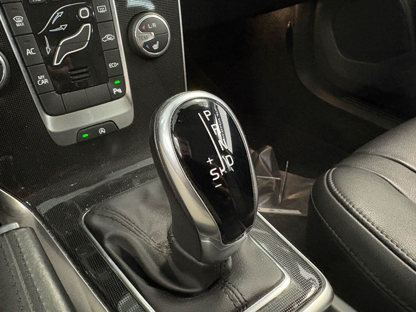 Billede af Volvo V40 2,0 D3 Momentum 150HK 5d Aut.