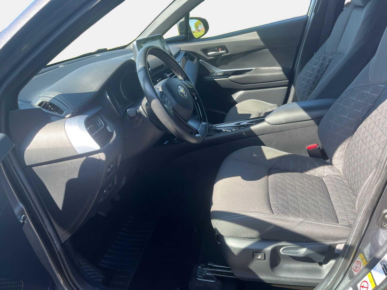 Billede af Toyota C-HR 1,8 Hybrid C-LUB Smart Multidrive S 122HK 5d Aut.