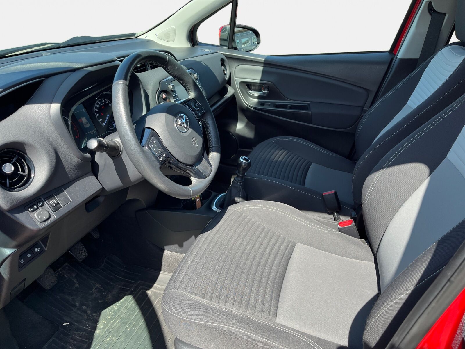 Billede af Toyota Yaris 1,5 VVT-I T3 Smartpakke 111HK 5d 6g