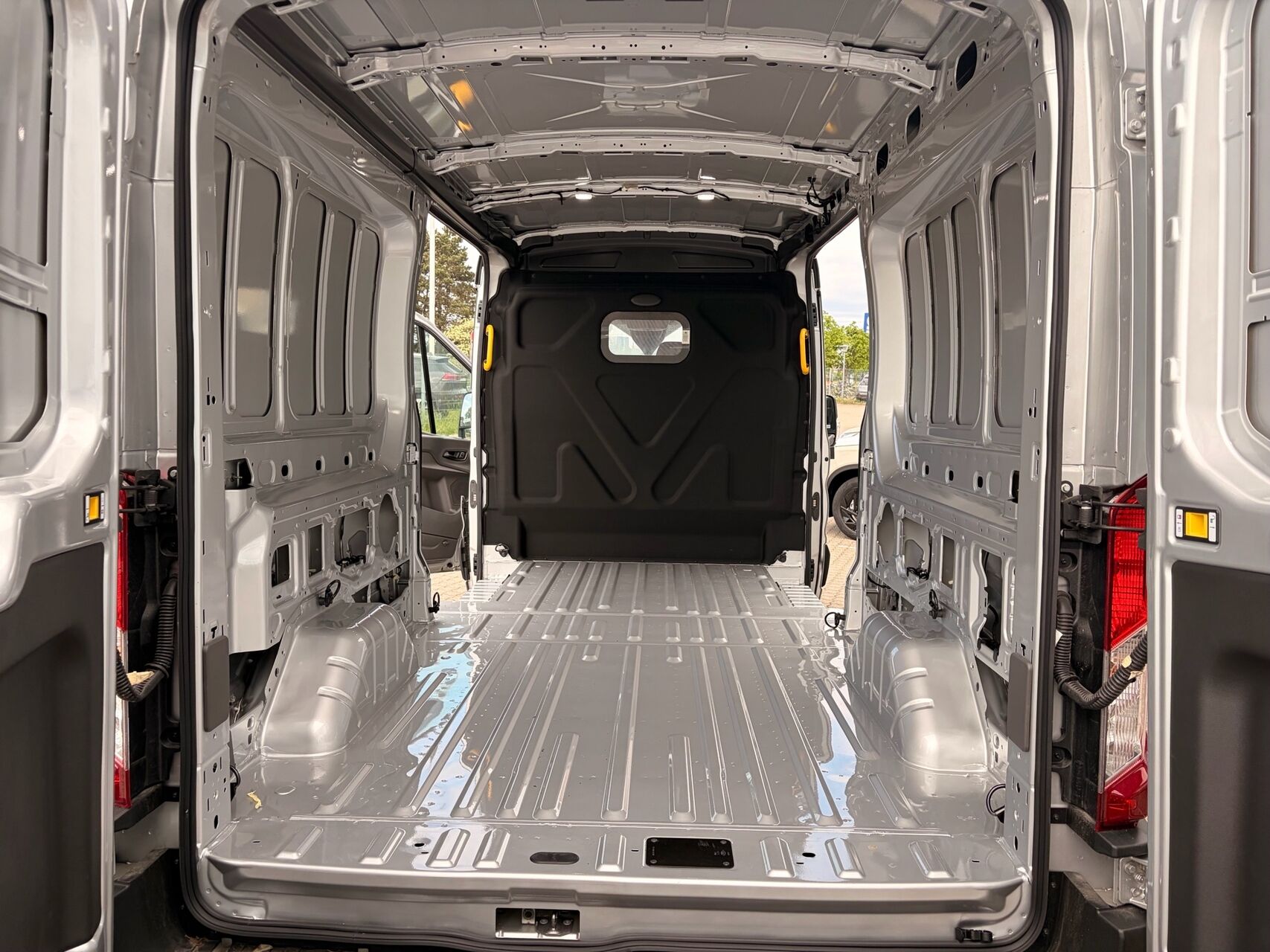 Billede af Ford Transit 350 L3H2 2,0 TDCi Trend 165HK Van 6g