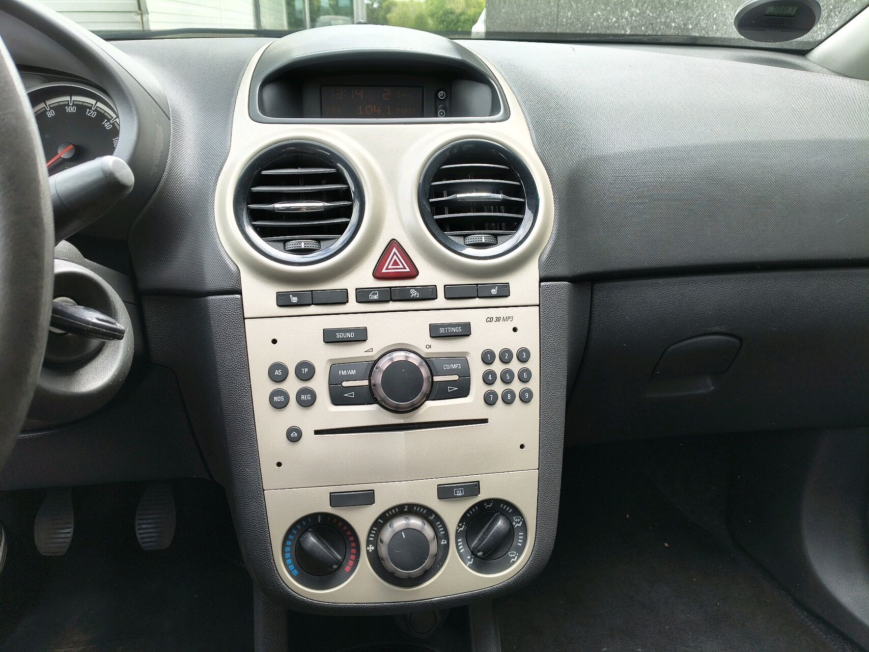 Billede af Opel Corsa 1,2 Twinport Cosmo 80HK 5d