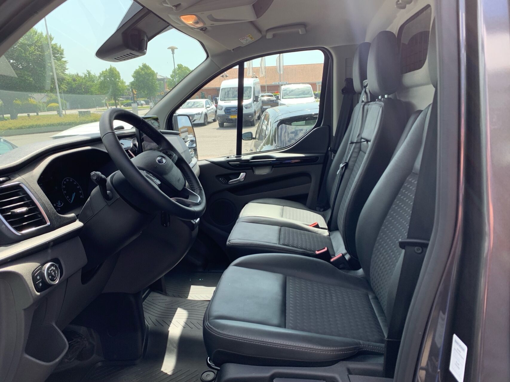 Billede af Ford Transit Custom 290 L1H1 2,0 TDCi Sport 185HK Van 6g Aut.