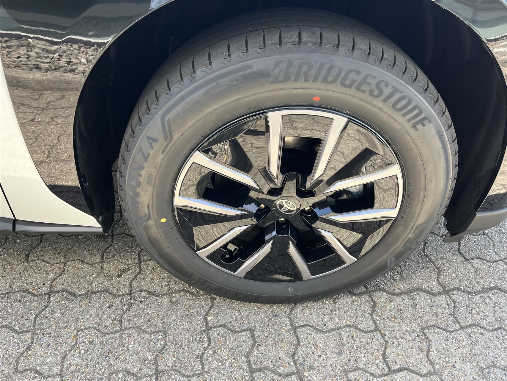 Billede af Toyota bZ4X EL Active Tech 224HK 5d Aut.