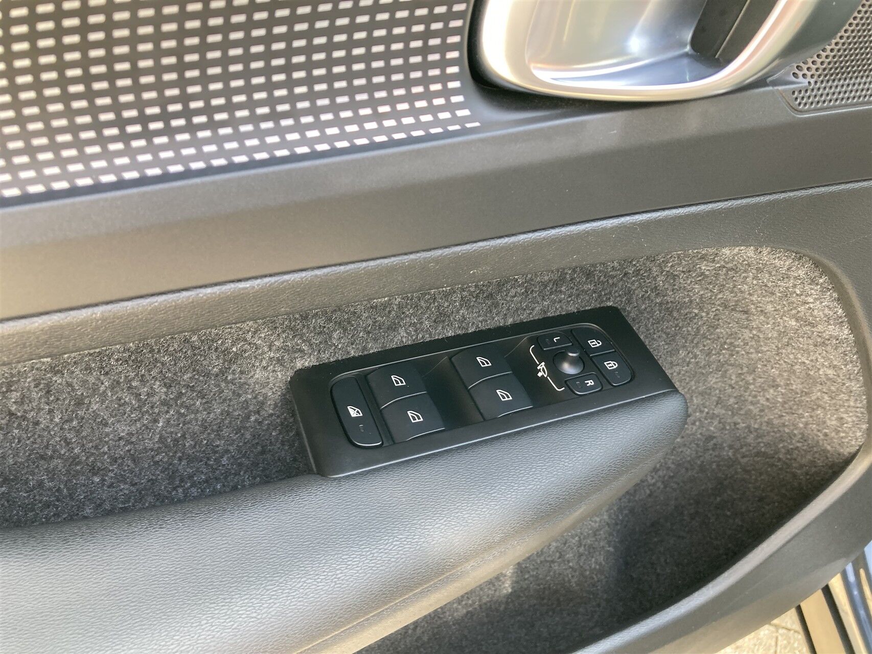 Billede af Volvo XC40 1,5 T4 Recharge  Plugin-hybrid R-design 211HK 5d 7g Aut.
