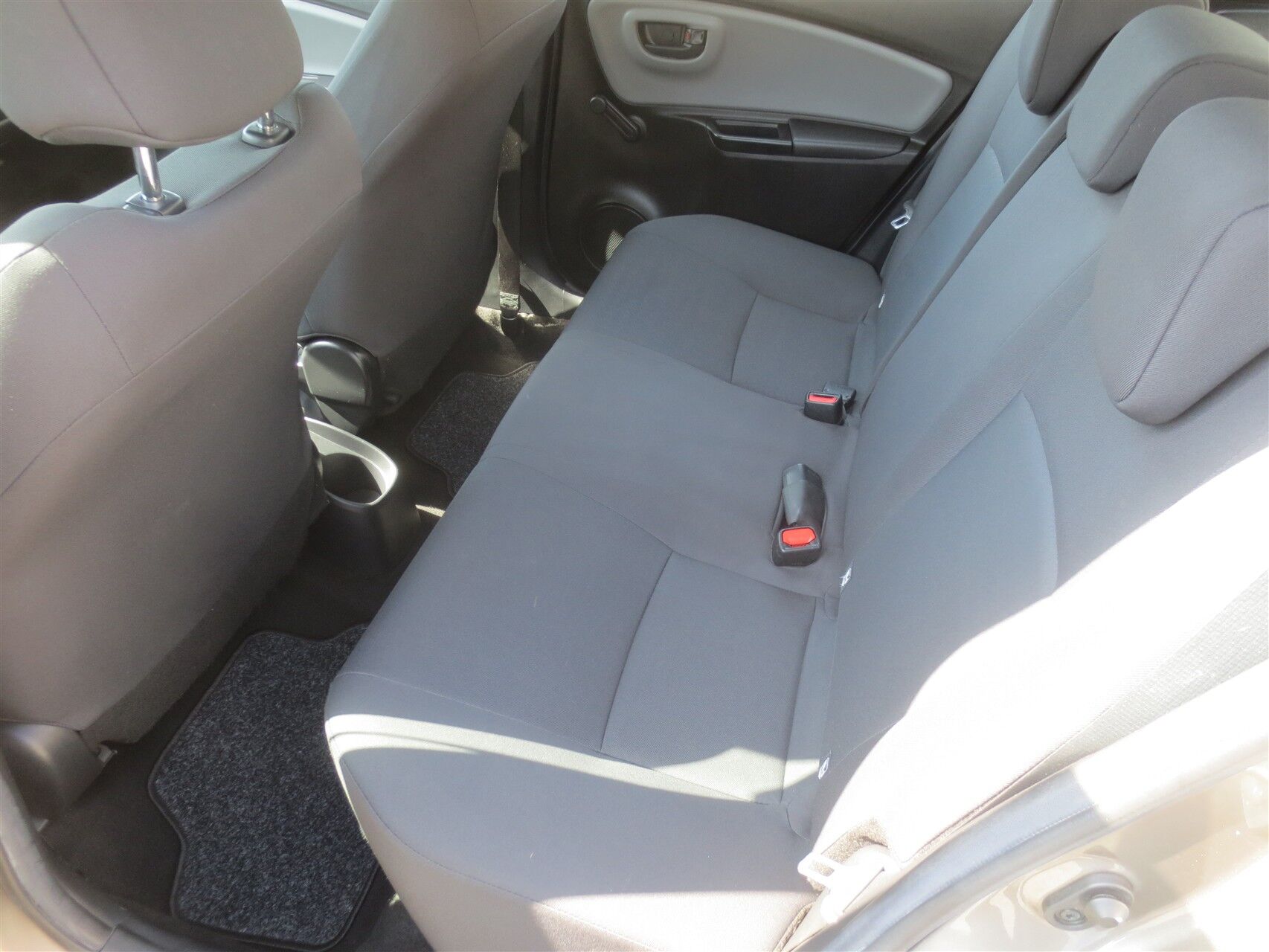 Billede af Toyota Yaris 1,0 VVT-I T1 72HK 5d