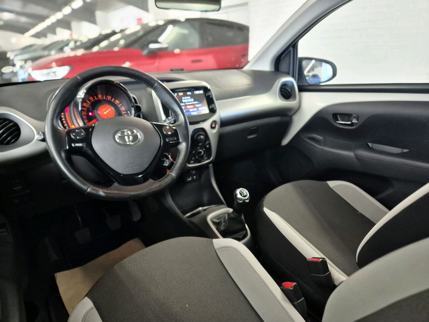 Billede af Toyota Aygo 1,0 VVT-I X-Play + X-Touch 69HK 5d